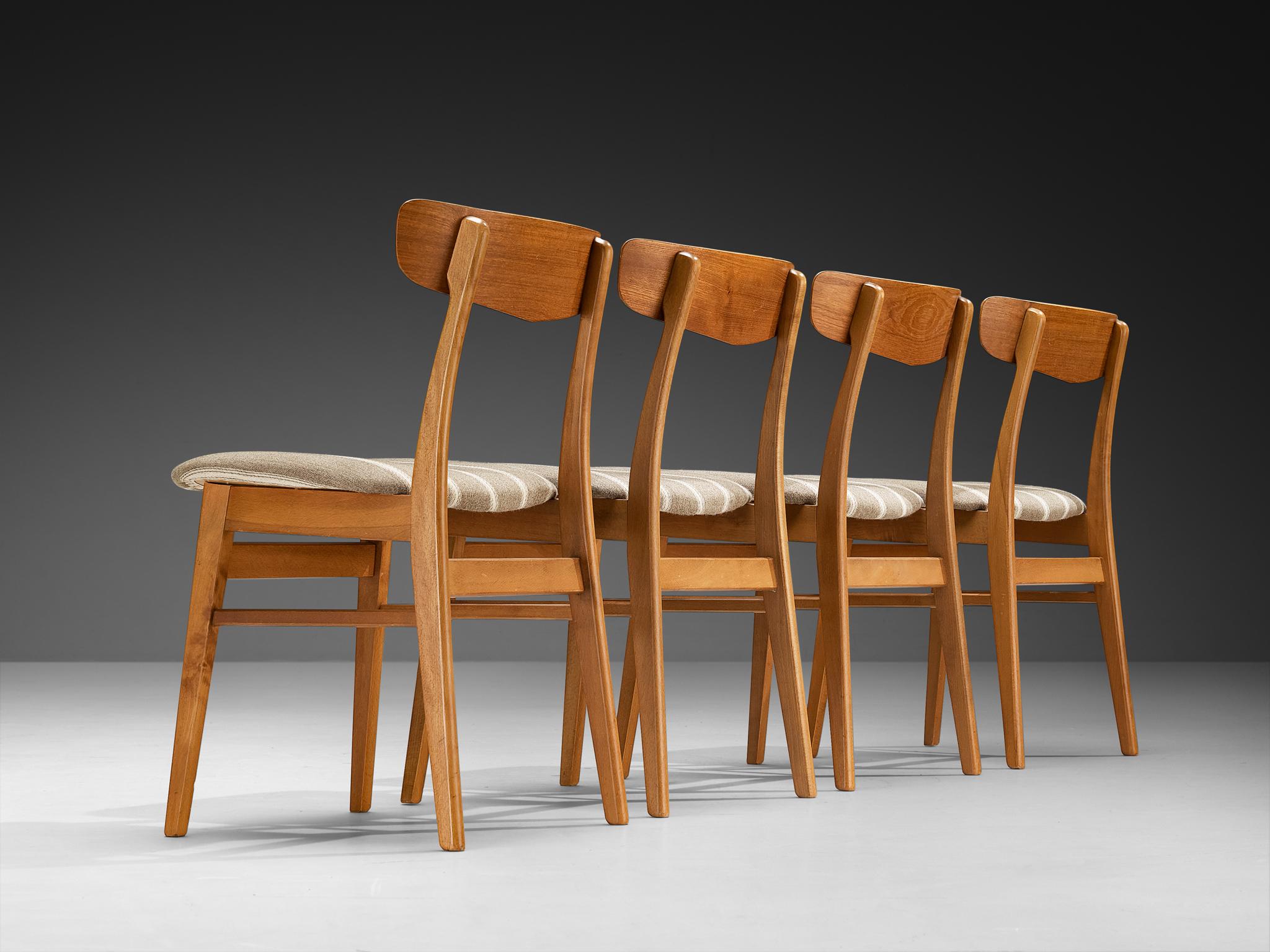 Set aus vier dänischen Esszimmerstühlen aus Holz und gestreiften Polstermöbeln (Dänisch) im Angebot
