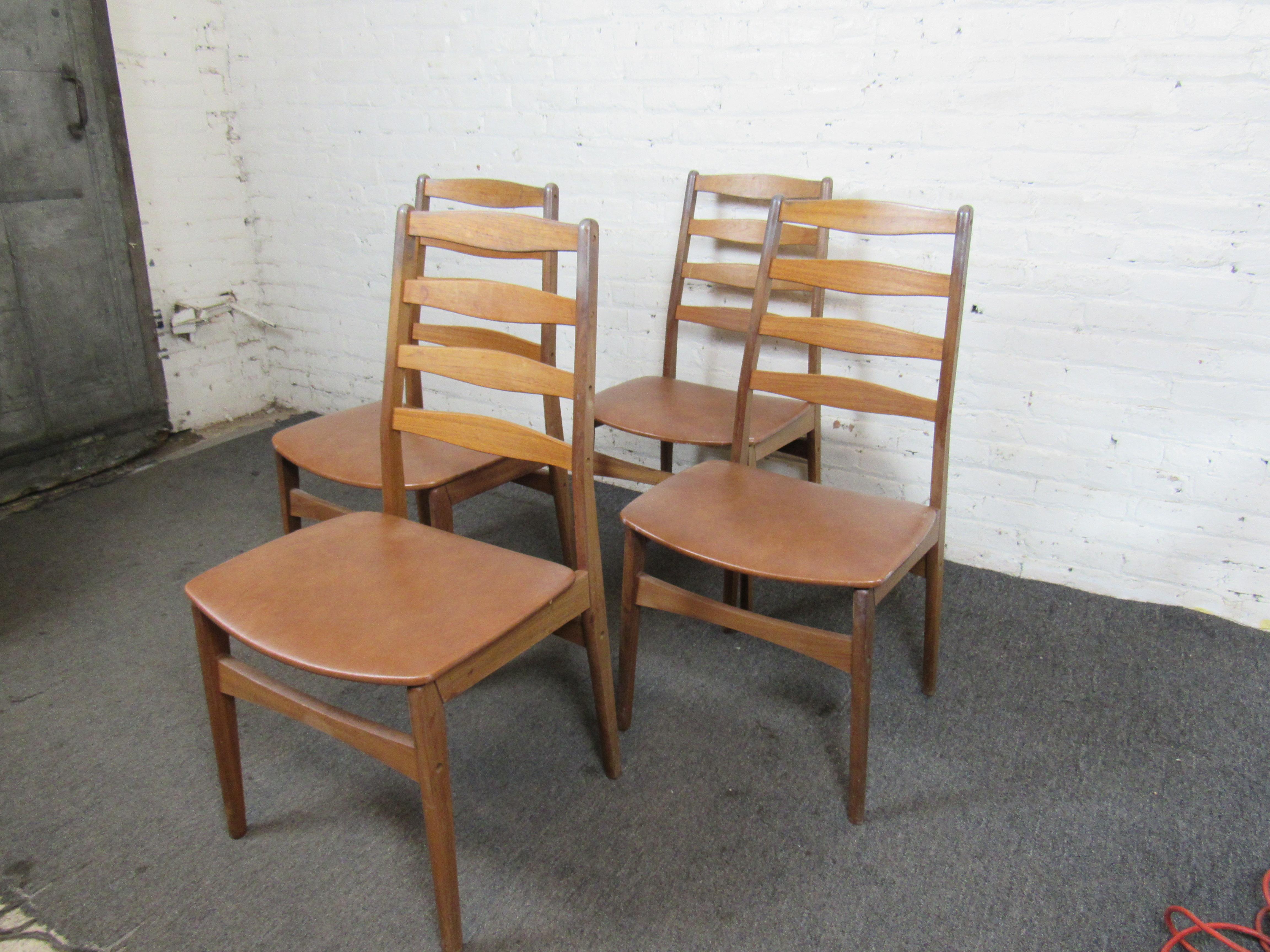 Danois Ensemble de quatre chaises de salle à manger danoises en vente