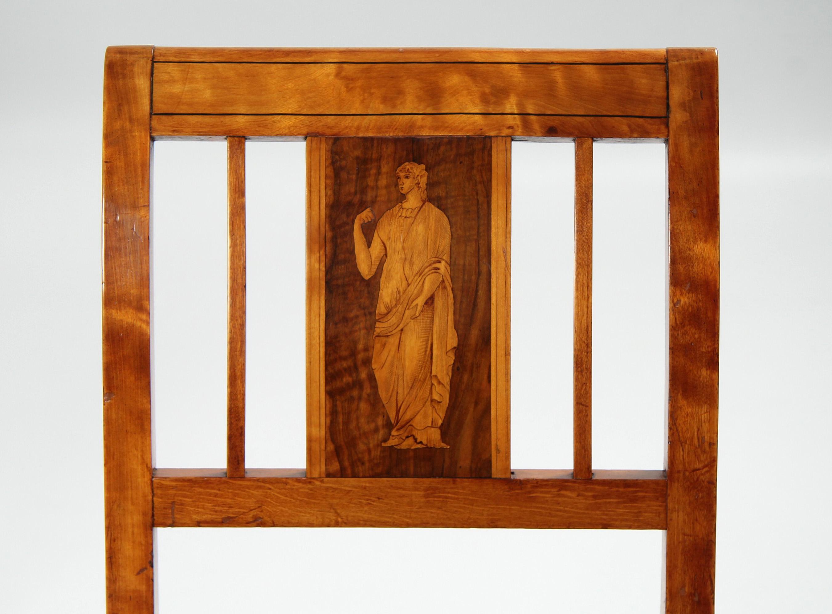 Set di quattro sedie danesi Impero o Biedermeier con intarsi, circa 1820 In condizioni buone in vendita a Greven, DE