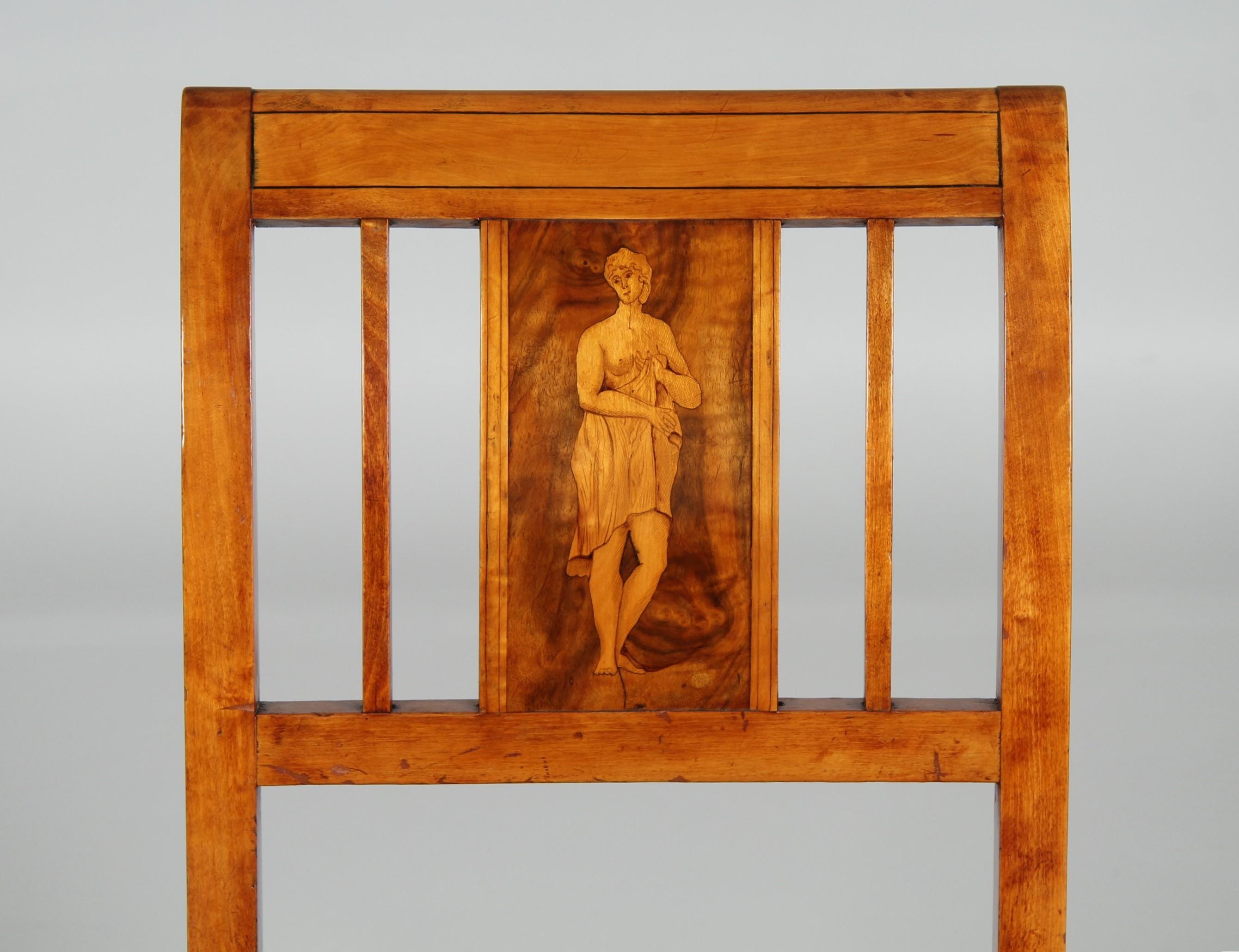 Betulla Set di quattro sedie danesi Impero o Biedermeier con intarsi, circa 1820 in vendita