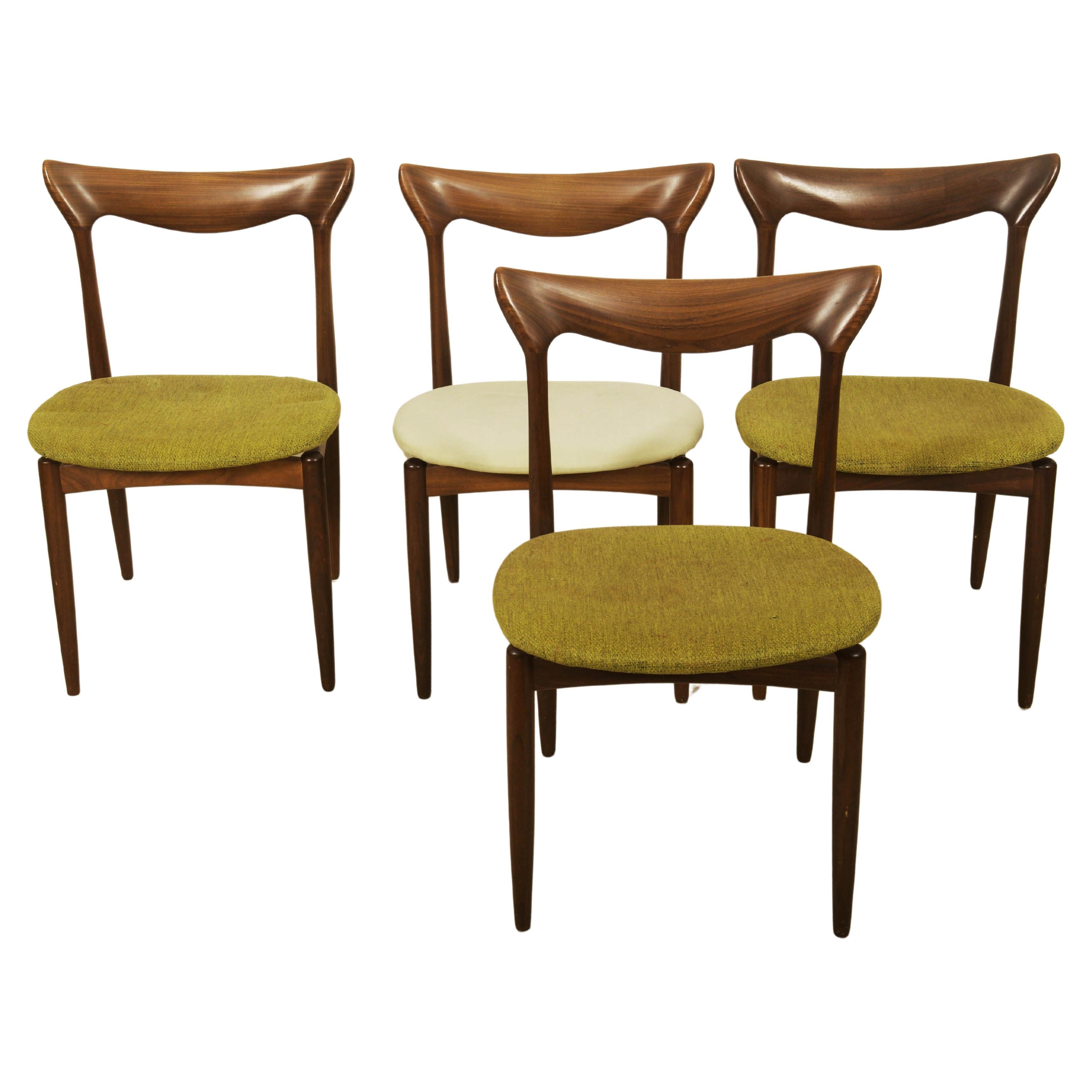 Ensemble de quatre chaises de salle à manger en bois dur danois par H.W. Klein pour Bramin en vente