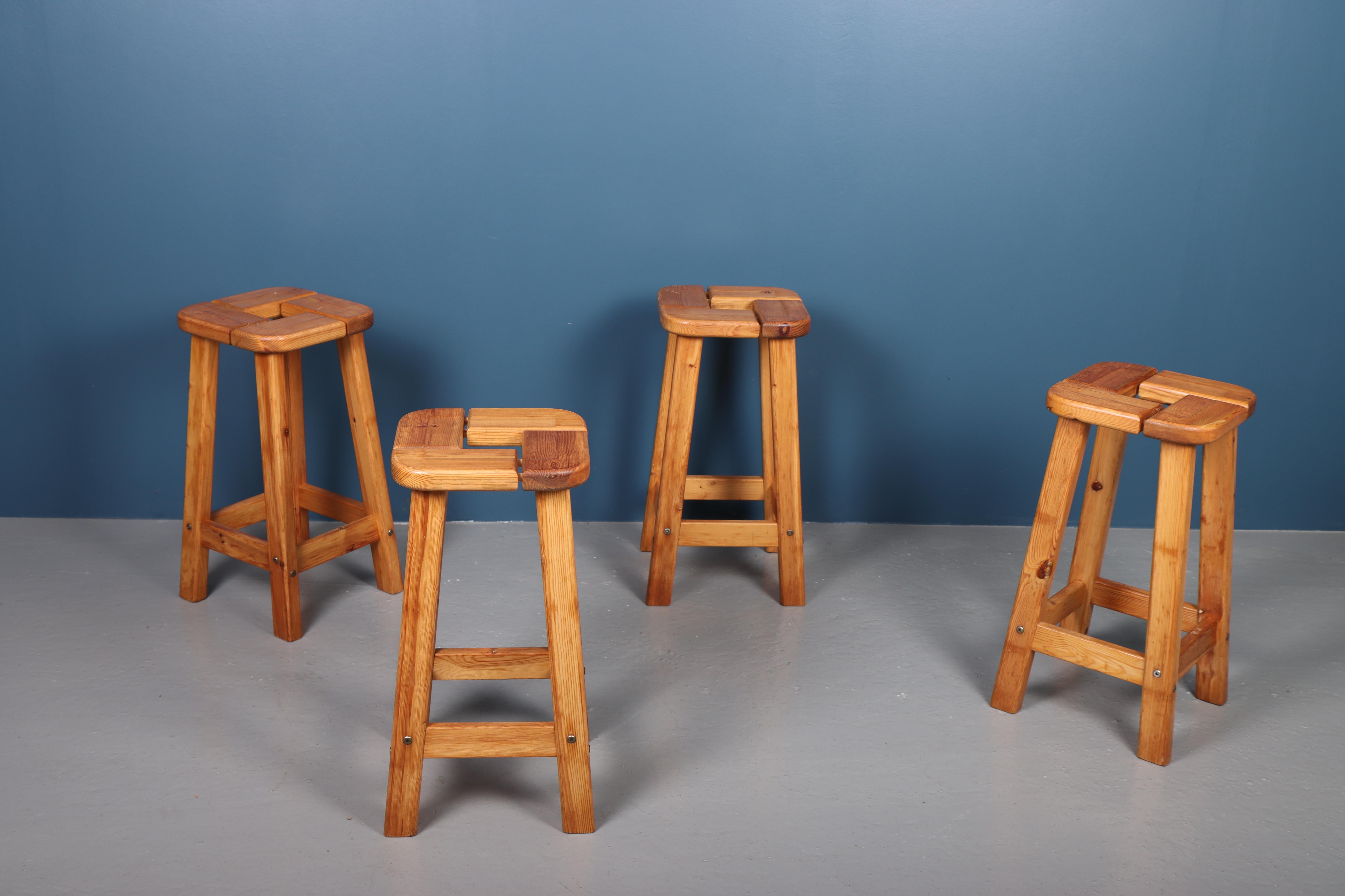 Finnish Set of Four High Stools in Solid Pine, Made in Finland 1960s For Sale