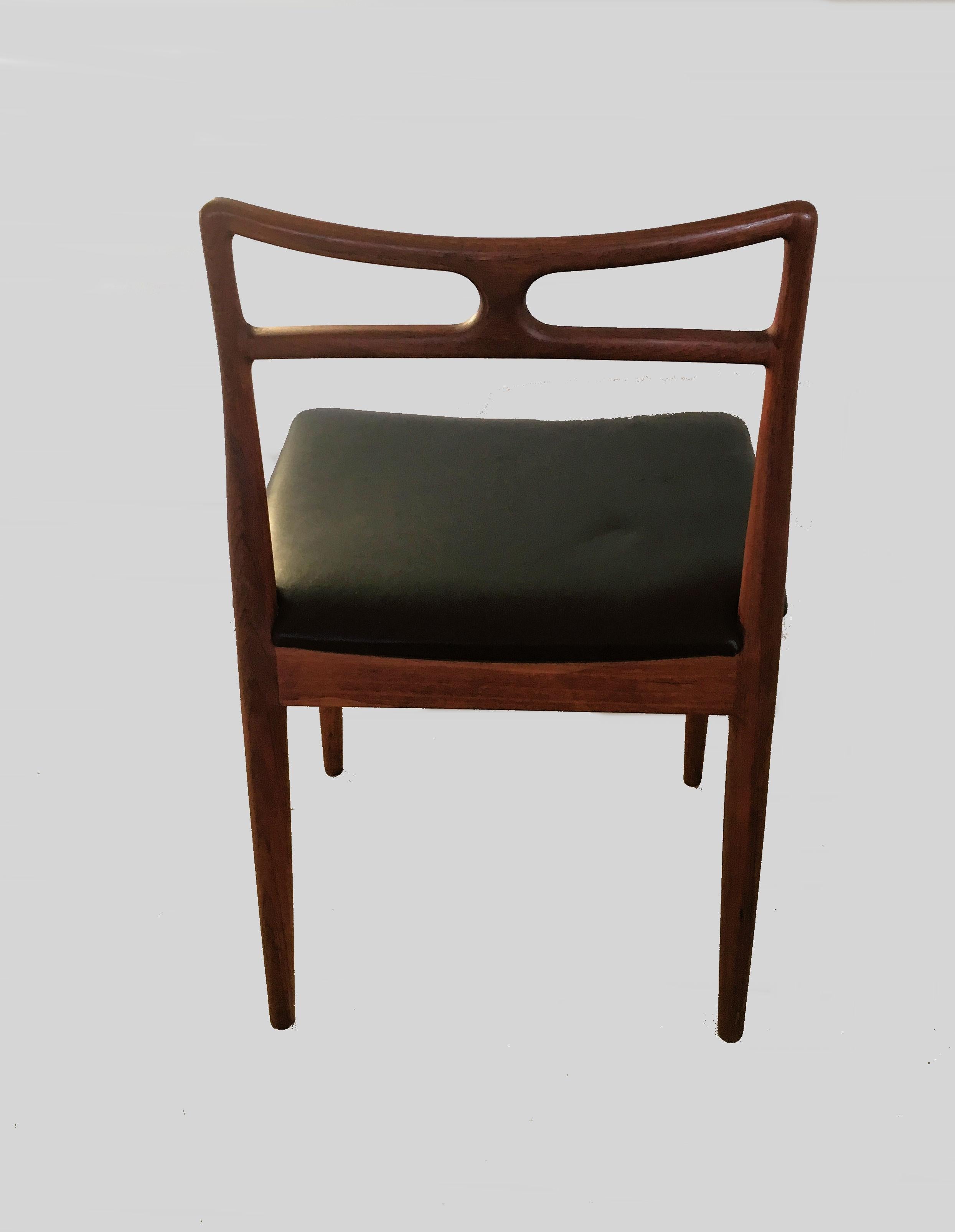 Set of Four Danish Johannes Andersen Dining Chairs in Teak, Inc. Reupholstery For Sale 2