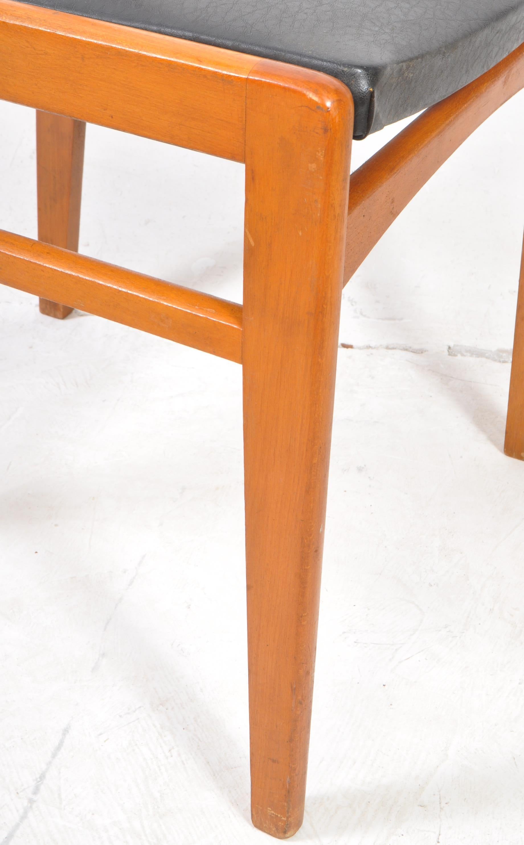 Set of Four Danish Mid Century Dining Chairs im Zustand „Gut“ im Angebot in Seaford, GB