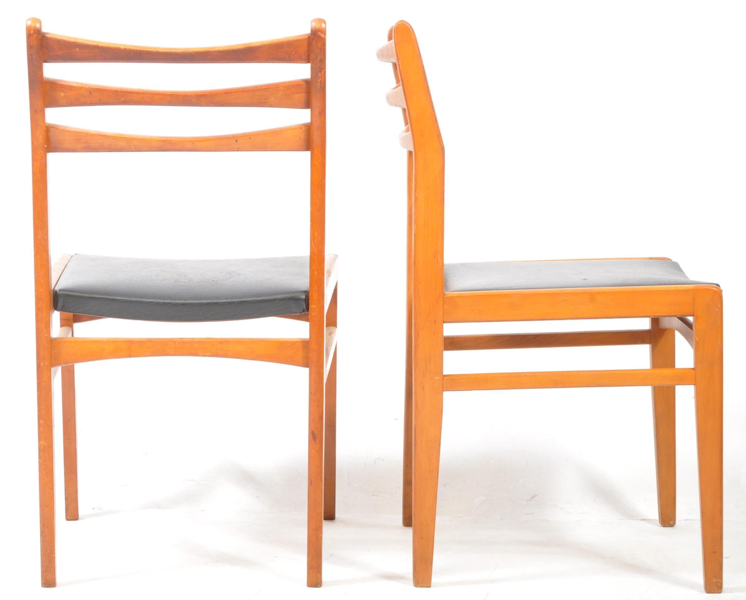 Set of Four Danish Mid Century Dining Chairs (Teakholz) im Angebot