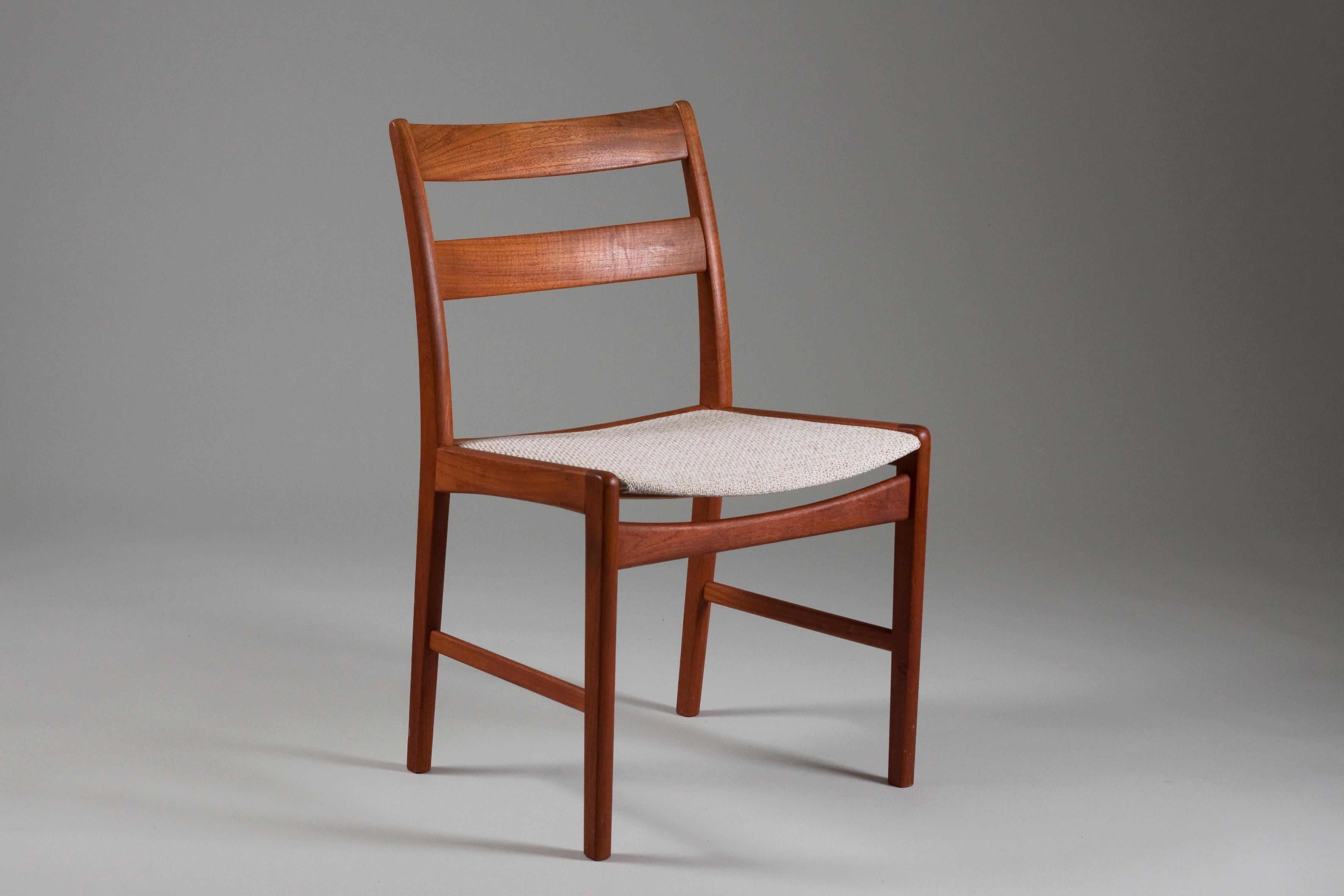 Scandinavian Modern Set of Four Danish Mid-Century Modern Teak Dining Chairs For Sale