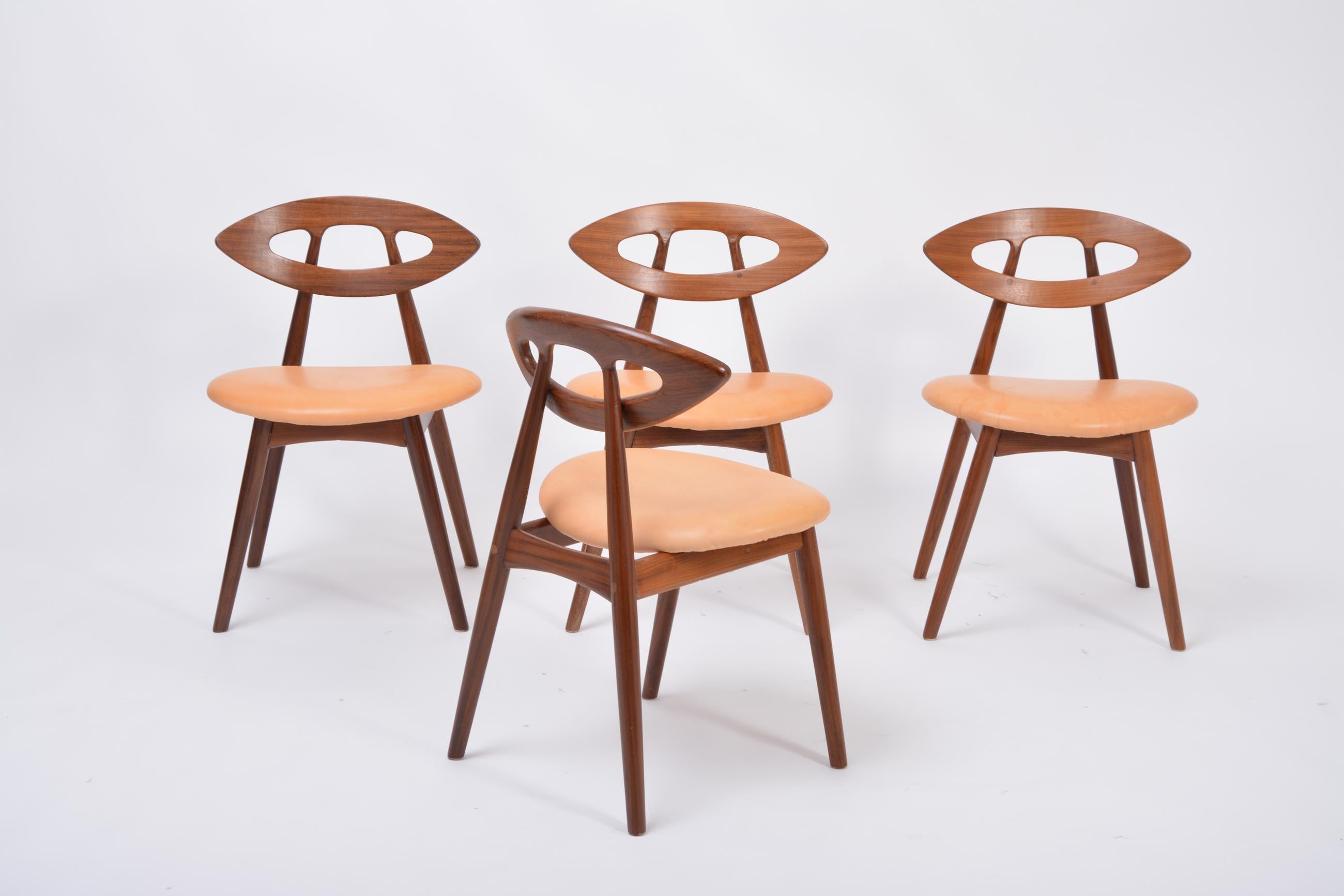 Set of four Danish Midcentury Modern Ejvind A Johansson Eye Chairs In Good Condition In Berlin, DE
