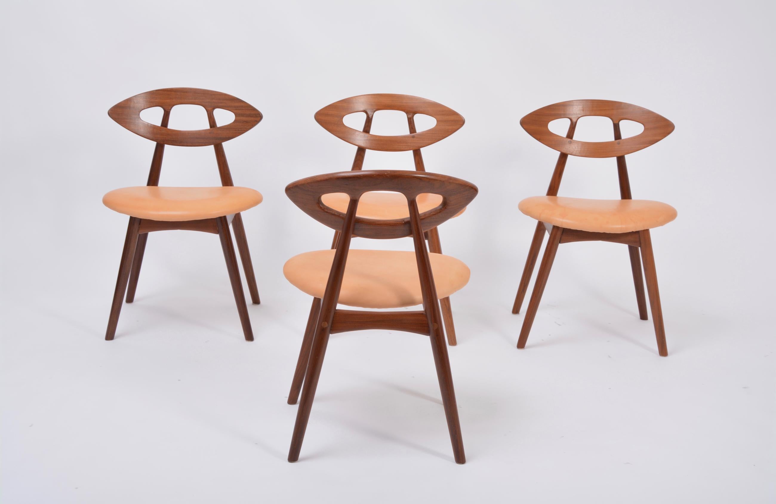 Mid-20th Century Set of four Danish Midcentury Modern Ejvind A Johansson Eye Chairs