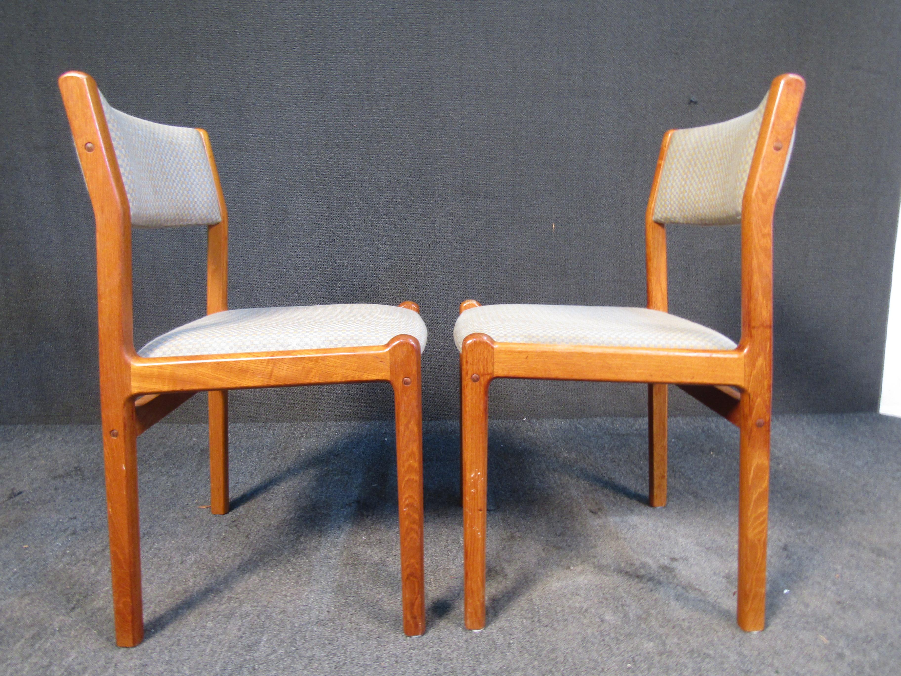 Satz von vier modernen dänischen Esszimmerstühlen von J.L. Mller-hjbjerg im Zustand „Gut“ im Angebot in Brooklyn, NY