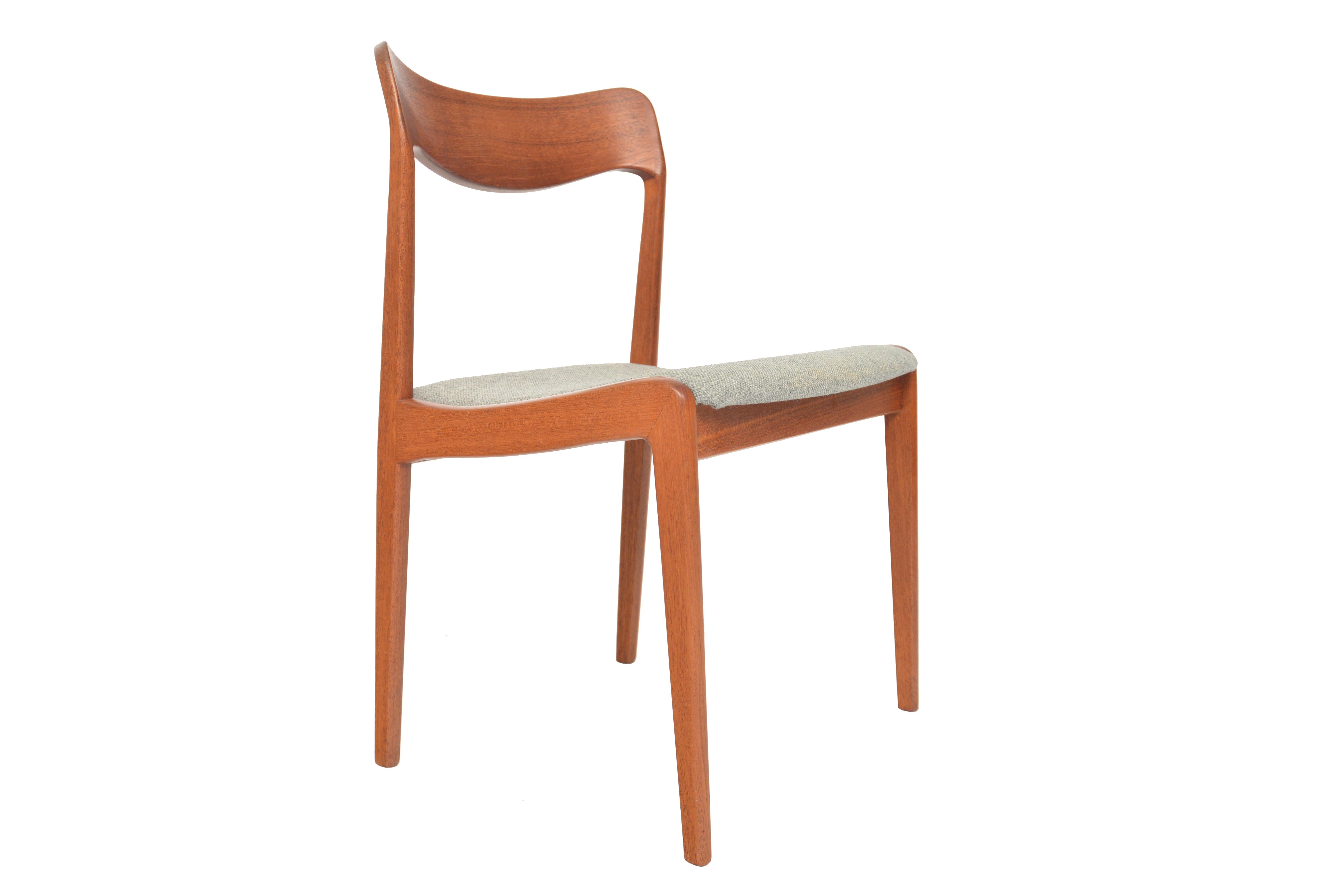 Set of Four Danish Modern Dining Chairs in Teak In Good Condition In Berkeley, CA