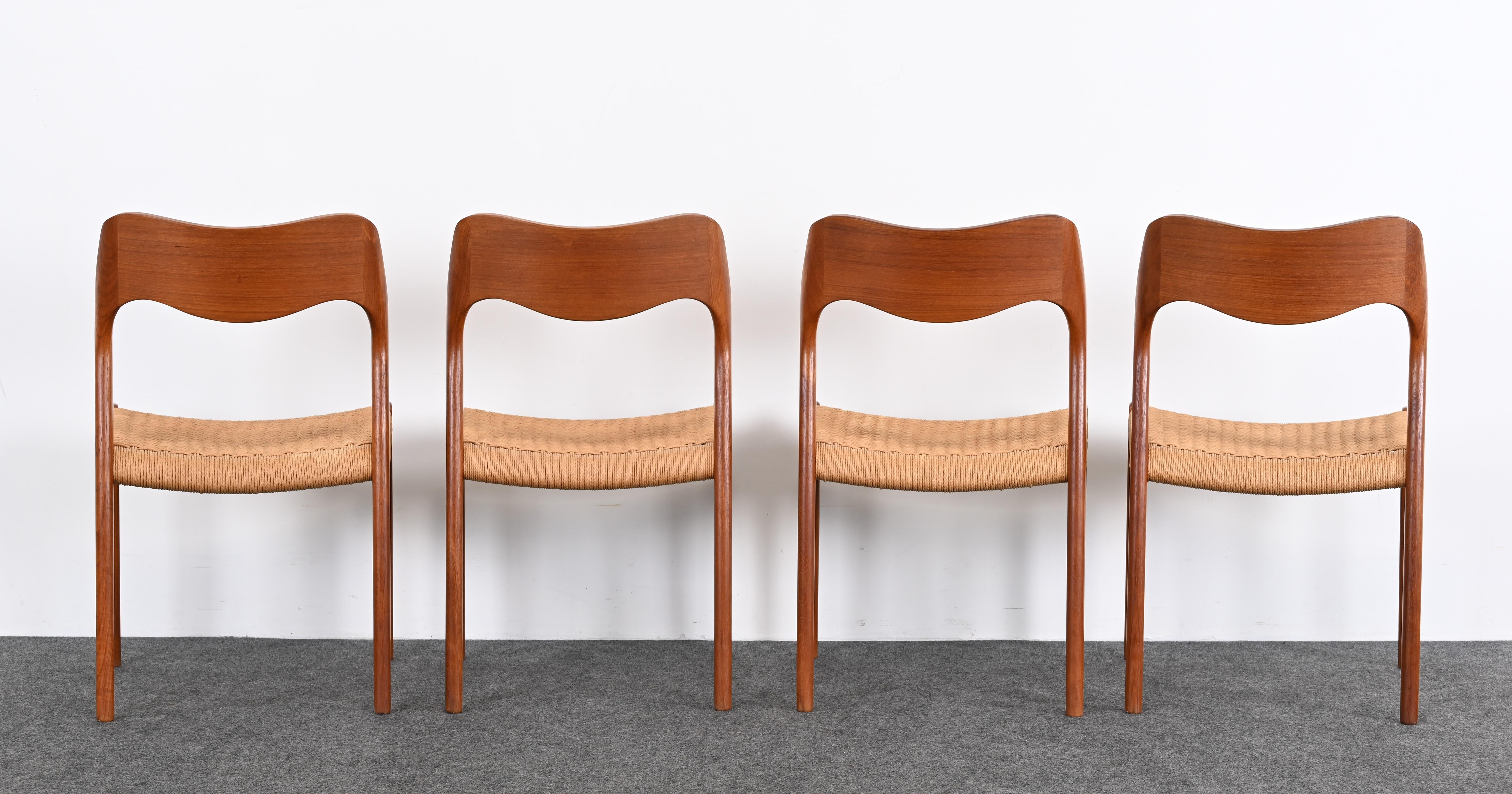 Ensemble de quatre chaises de salle à manger danoises modernes modèle 71 pour Niels Otto Moller, années 1960 6