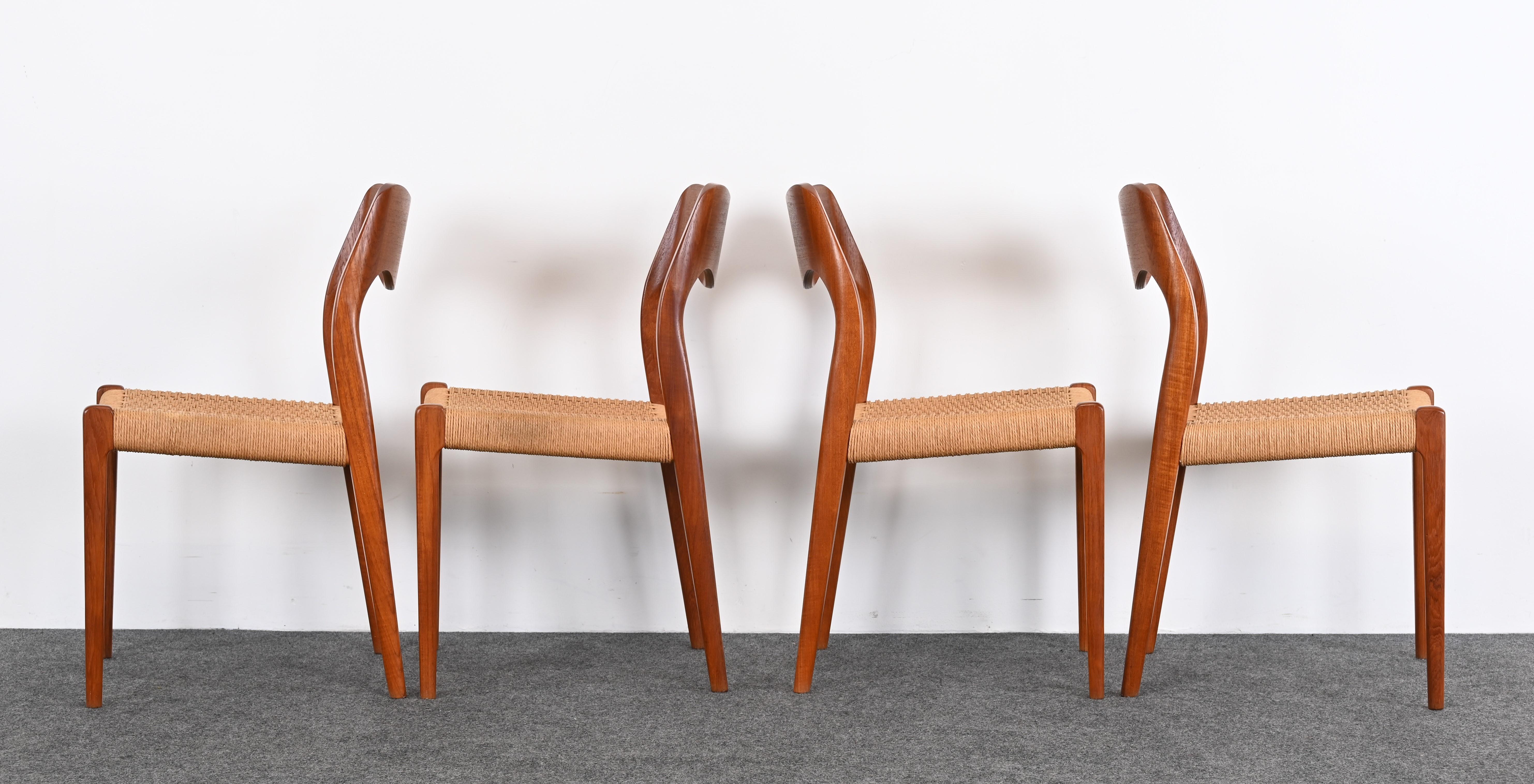 Ensemble de quatre chaises de salle à manger danoises modernes modèle 71 pour Niels Otto Moller, années 1960 9