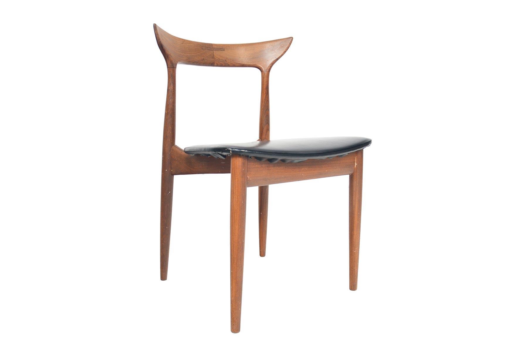 Set of Four Danish Modern Midcentury Dining Chairs in Walnut In Good Condition In Berkeley, CA