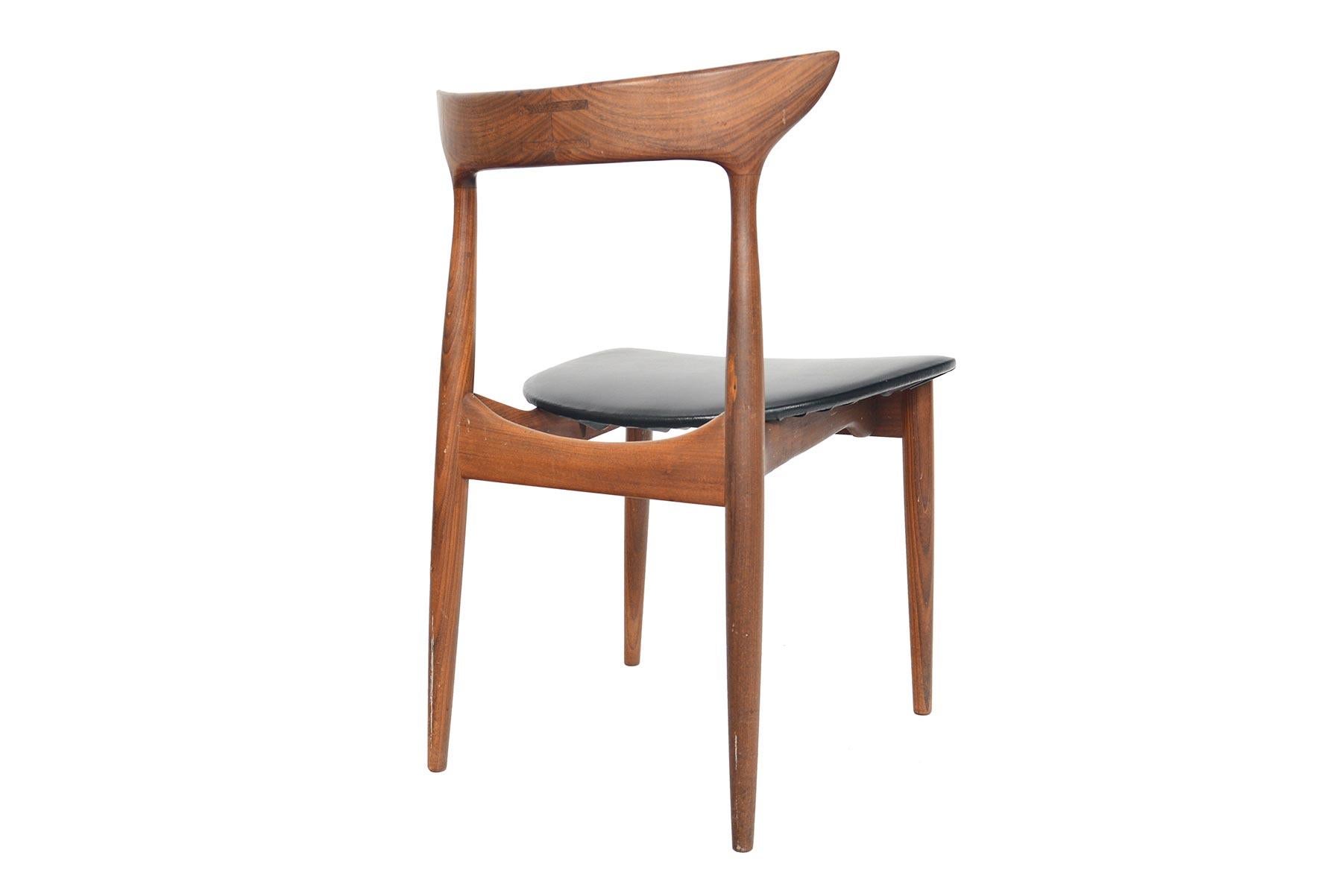 Set of Four Danish Modern Midcentury Dining Chairs in Walnut 1