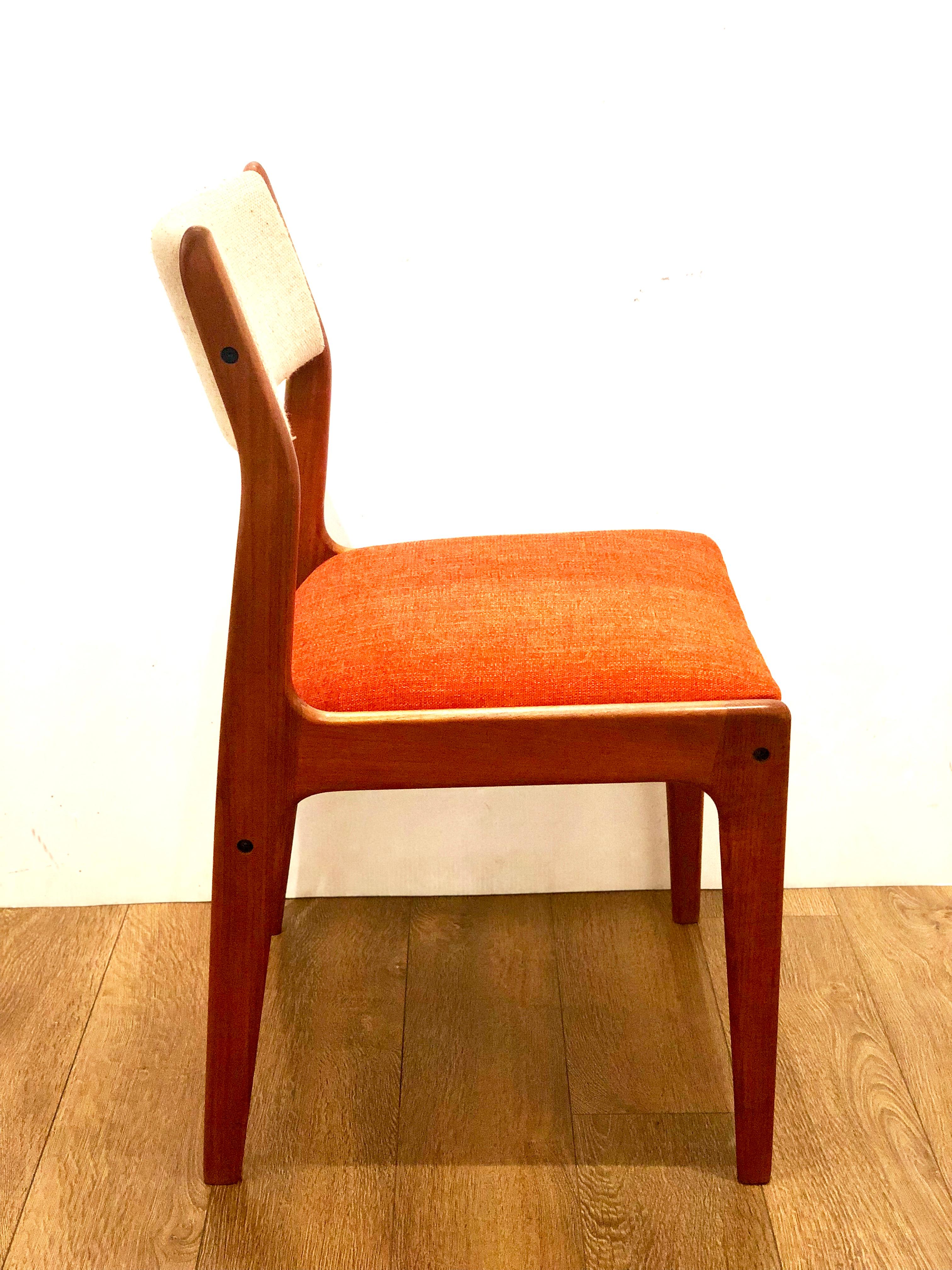 Scandinavian Modern Set of Four Danish Modern Solid Teak Two-Tone Upholstered Dinning Chairs