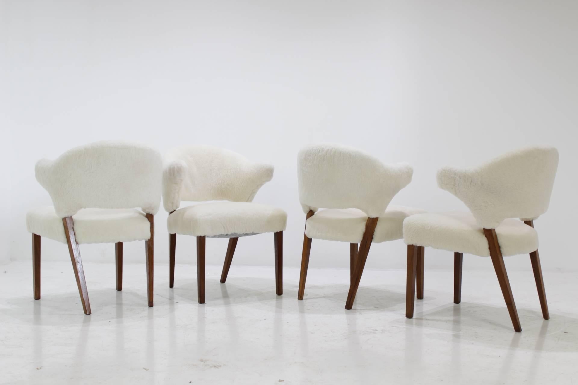 Set of Four Danish Oak Armchairs with Sheepskin Upholstery, 1960s In Good Condition In Praha, CZ