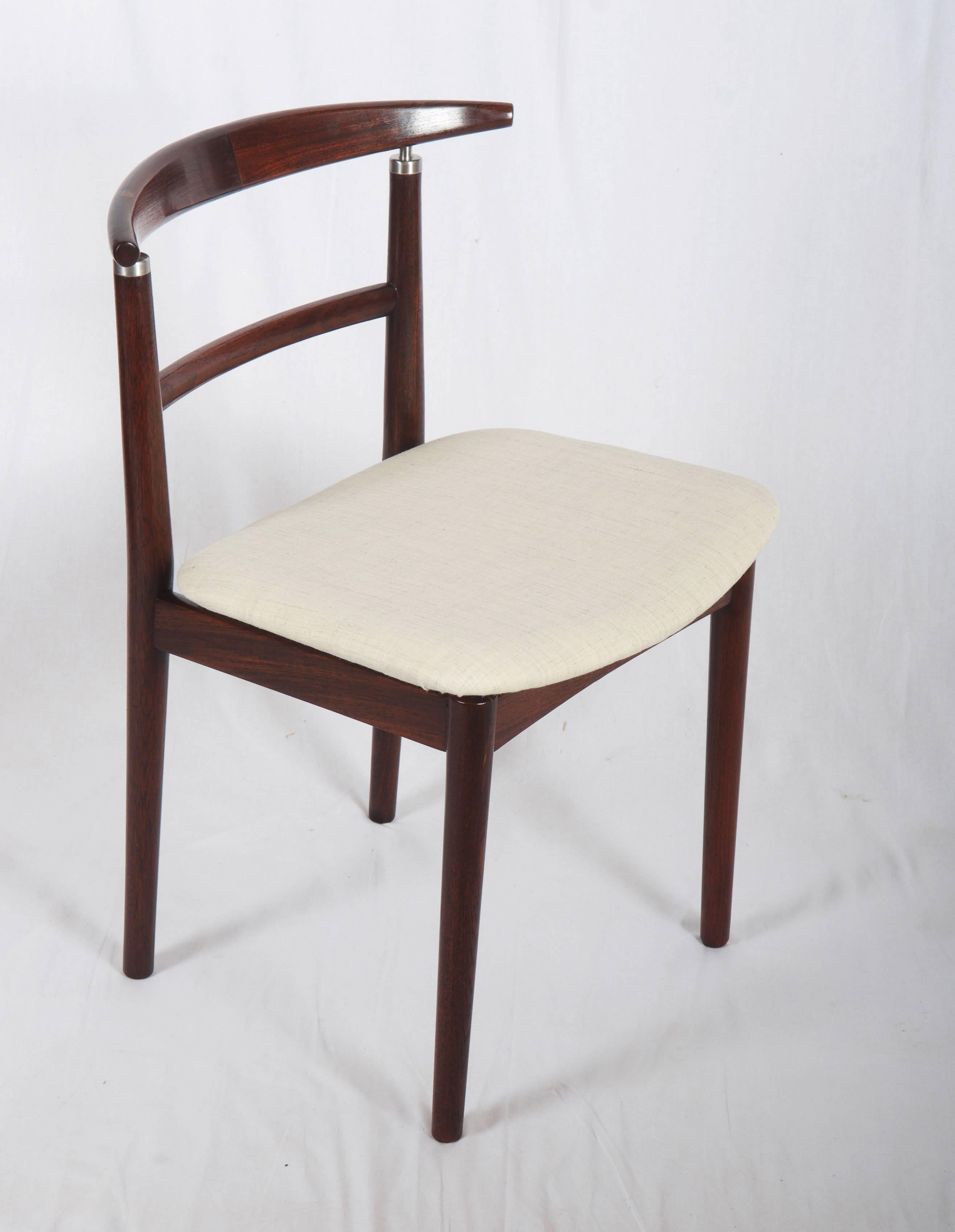 Scandinave moderne Ensemble de quatre chaises de salle à manger danoises par Helge Sibast et Børge Rammeskov en vente