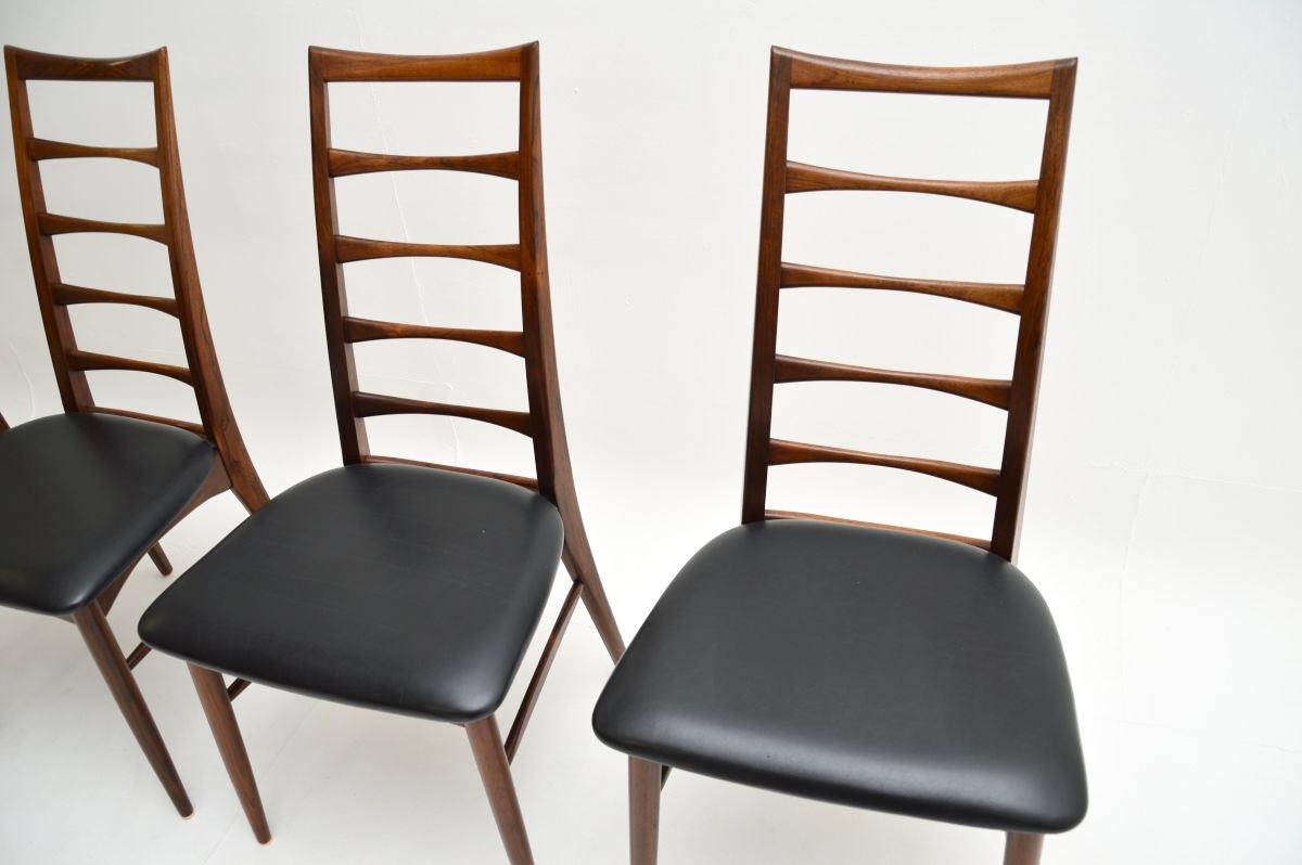 Milieu du XXe siècle Ensemble de quatre vintage danois  Chaises de salle à manger Niels Koefoed