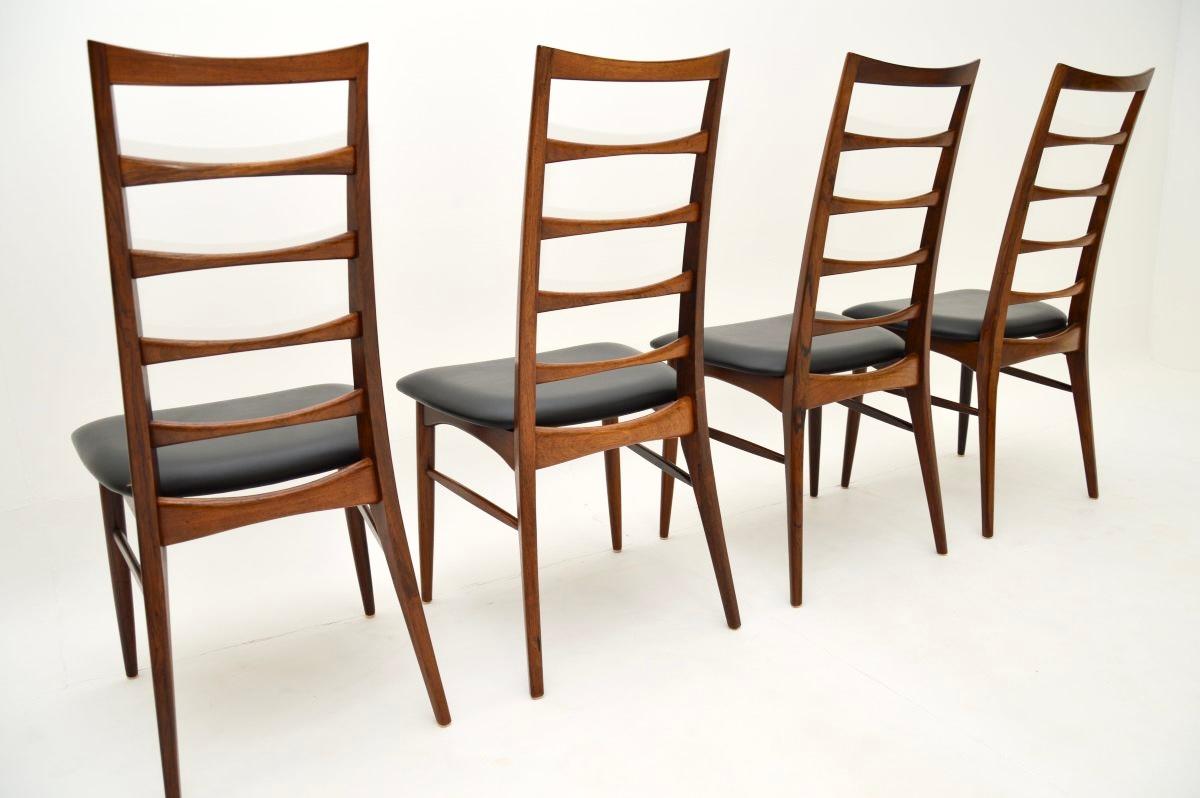 Imitation cuir Ensemble de quatre vintage danois  Chaises de salle à manger Niels Koefoed