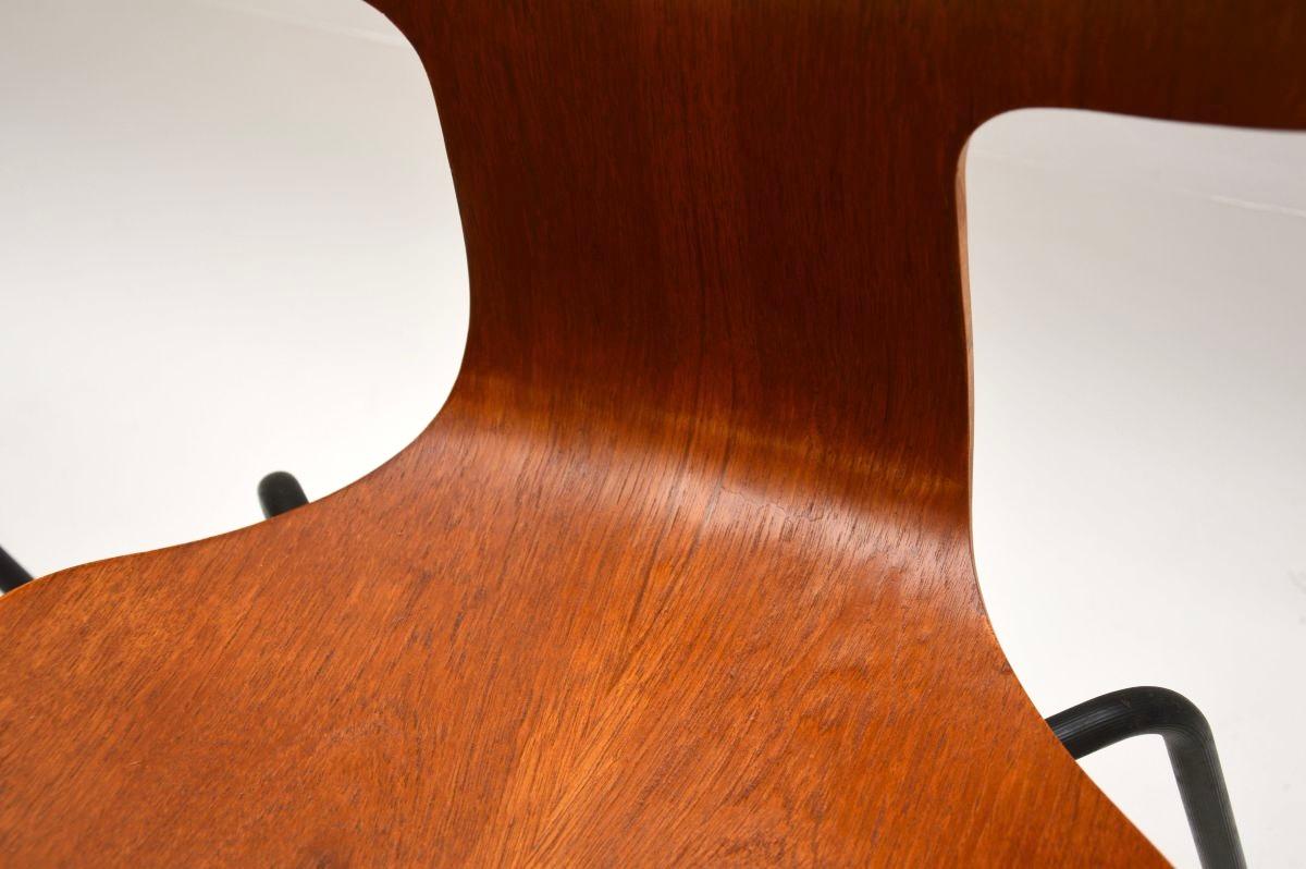 Satz von vier dänischen Hammer Stühlen aus Teakholz von Arne Jacobsen für Fritz Hansen im Angebot 3