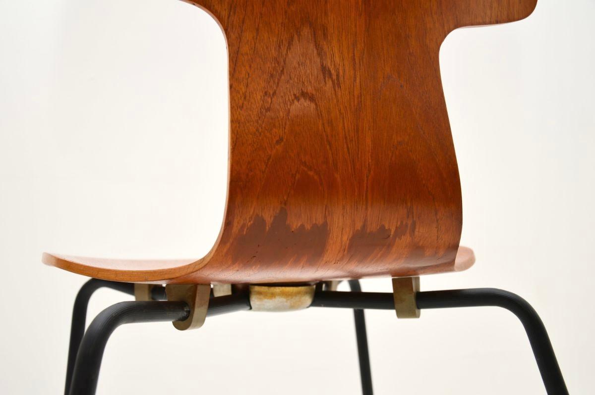 Satz von vier dänischen Hammer Stühlen aus Teakholz von Arne Jacobsen für Fritz Hansen im Angebot 4