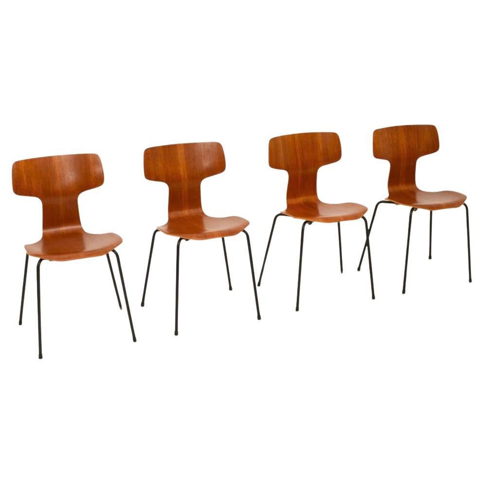 Satz von vier dänischen Hammer Stühlen aus Teakholz von Arne Jacobsen für Fritz Hansen