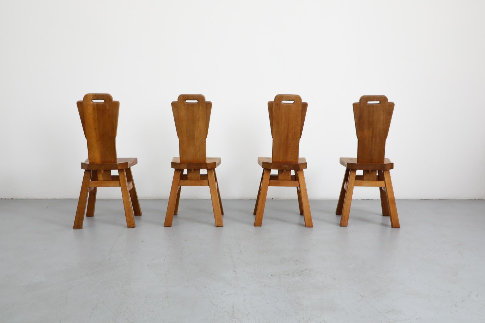 Quercia Set di quattro sedie da pranzo in stile brutalista De Puydt con schienale alto in Oak in vendita