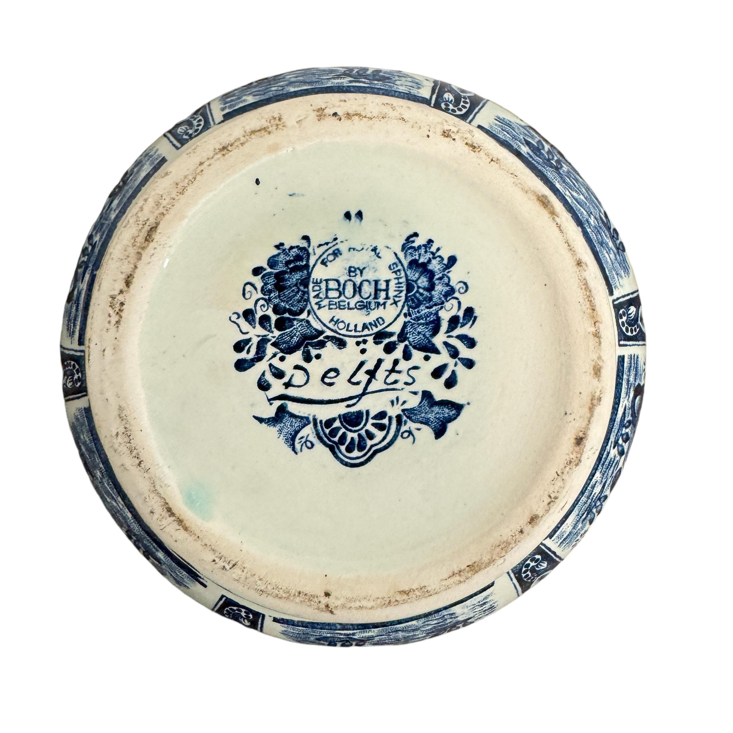 Set di quattro vasi blu e bianchi di Delft in vendita 4