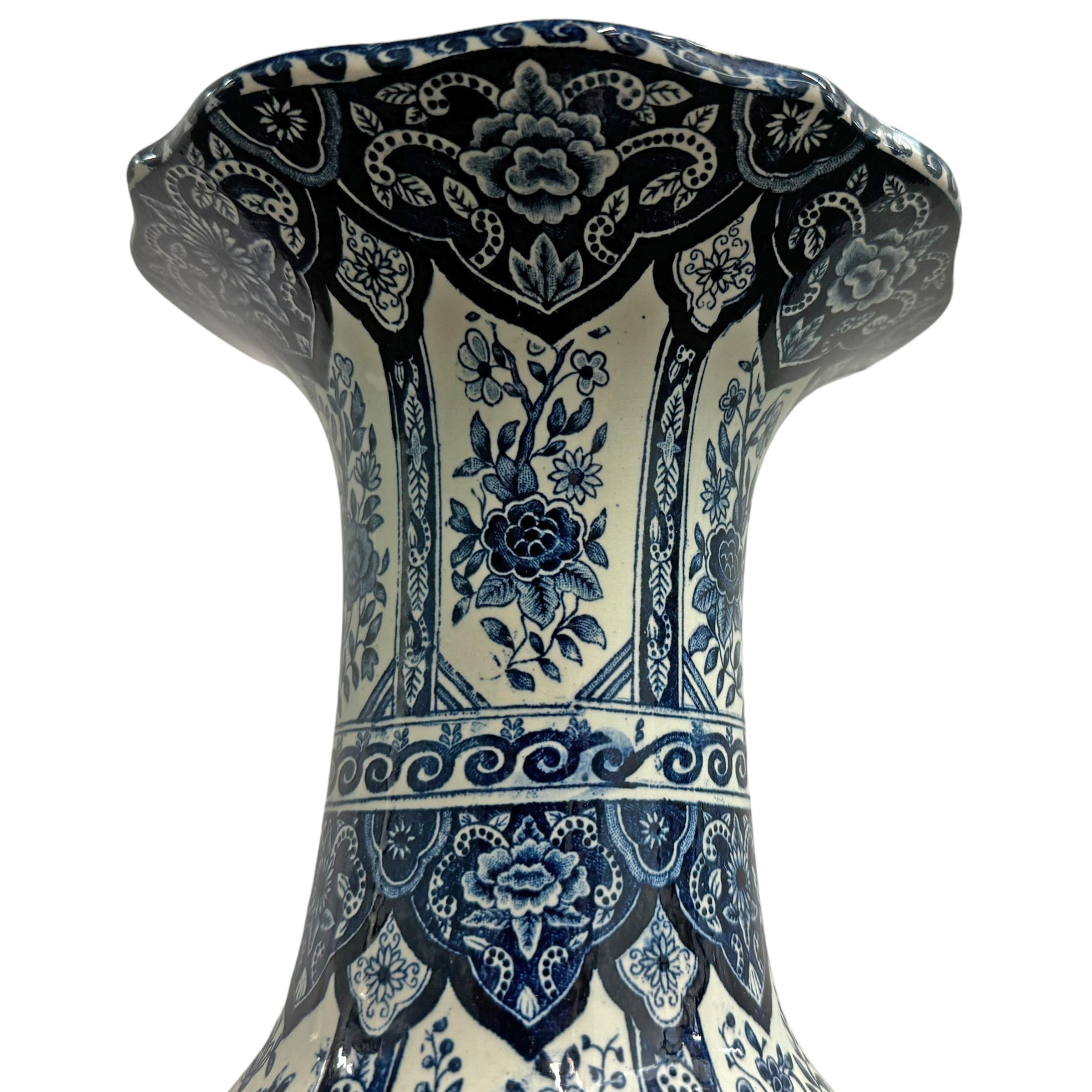Porcellana Set di quattro vasi blu e bianchi di Delft in vendita