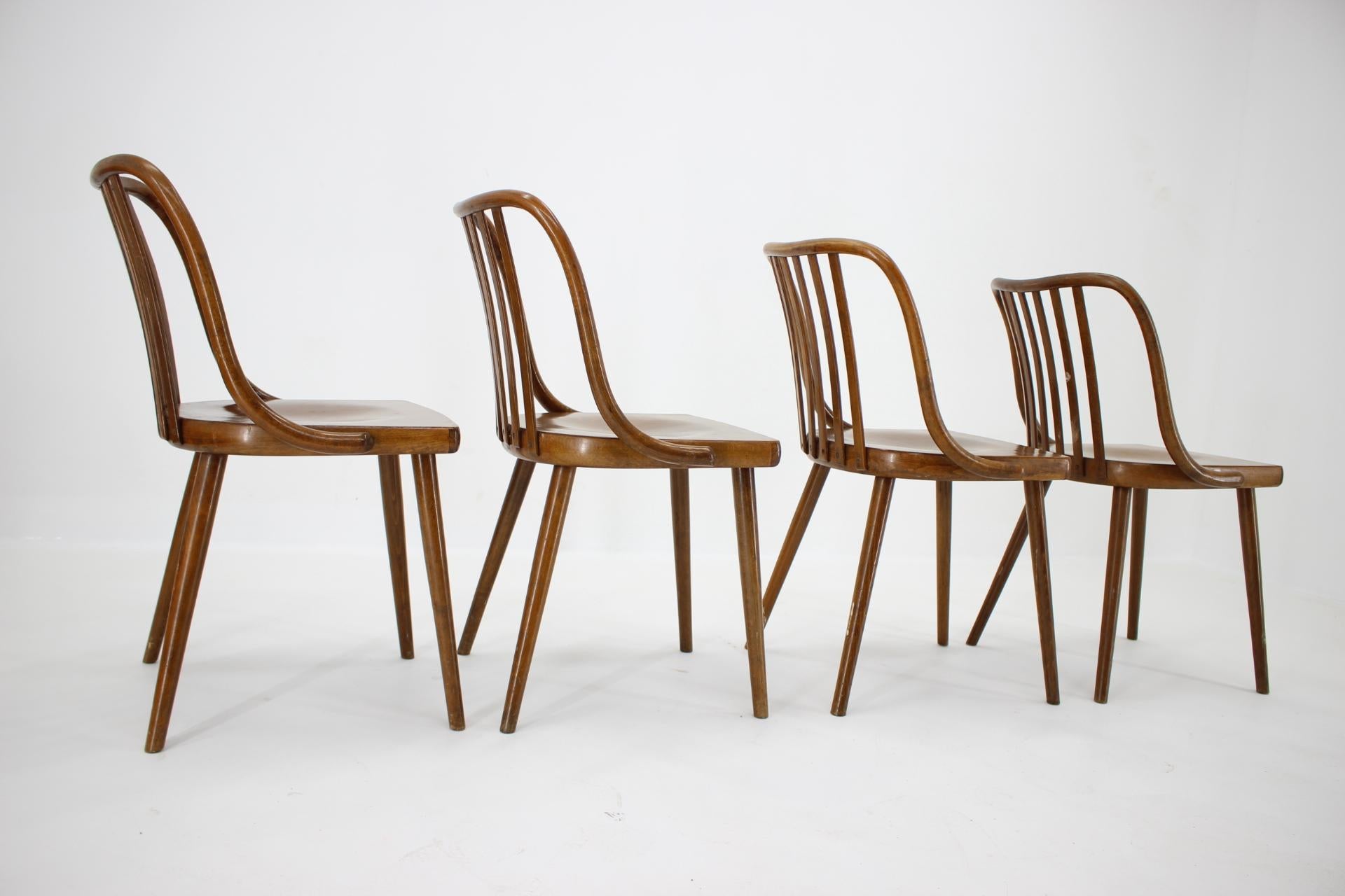 Set of Four Design Antonin Suman Dining Chairs, Czechoslovakia, 1960s In Good Condition For Sale In Praha, CZ