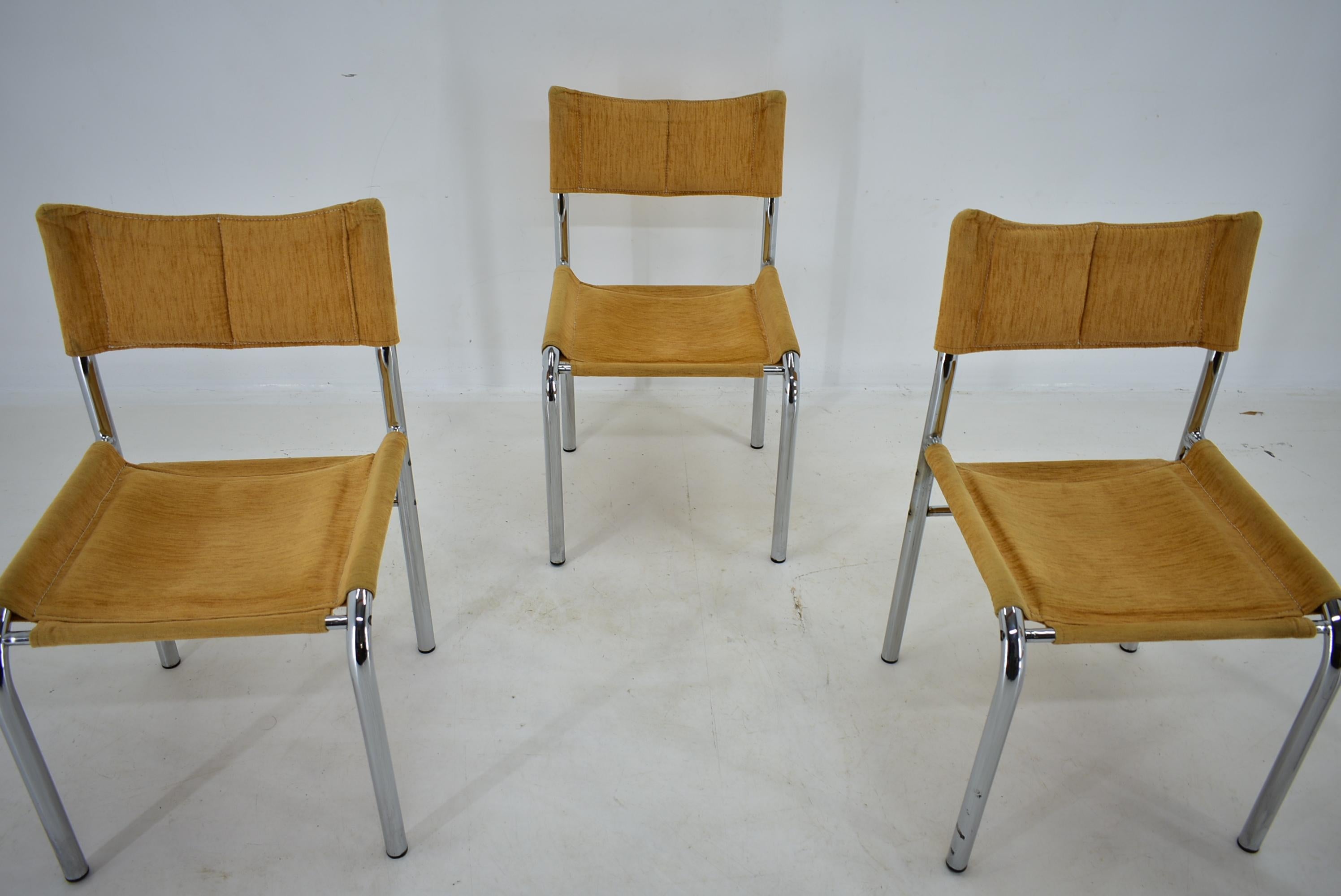 Set di quattro sedie da pranzo cromate di design di Viliam Chlebo, Cecoslovacchia, anni '80 in vendita 5