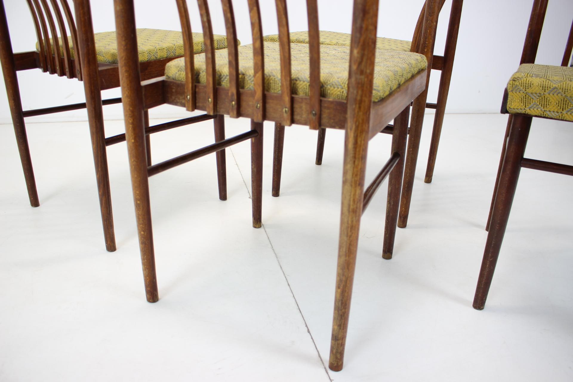 Ensemble de quatre chaises de salle à manger design, années 1970 en vente 3