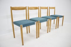 Ensemble de quatre chaises à manger design par Miroslav Navrátil:: 1970