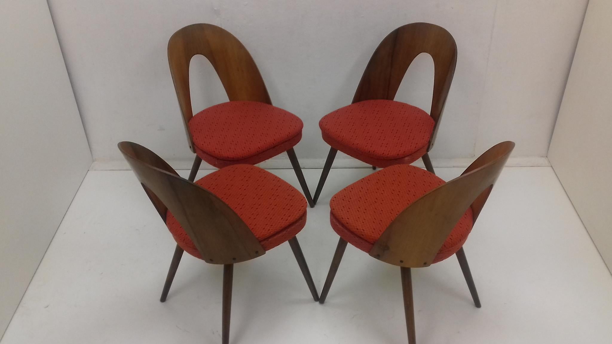 Set of Four Design Dining Chairs Designed by Antonín Šuman, 1960s For Sale 3