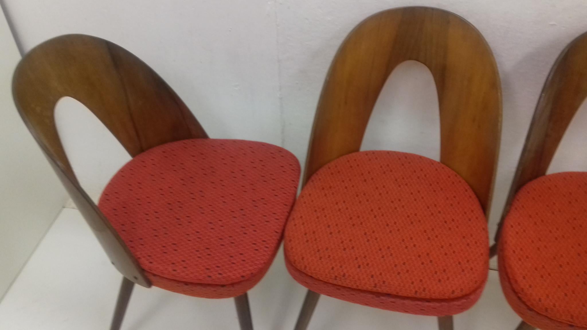 Mid-Century Modern Set of Four Design Dining Chairs Designed by Antonín Šuman, 1960s For Sale