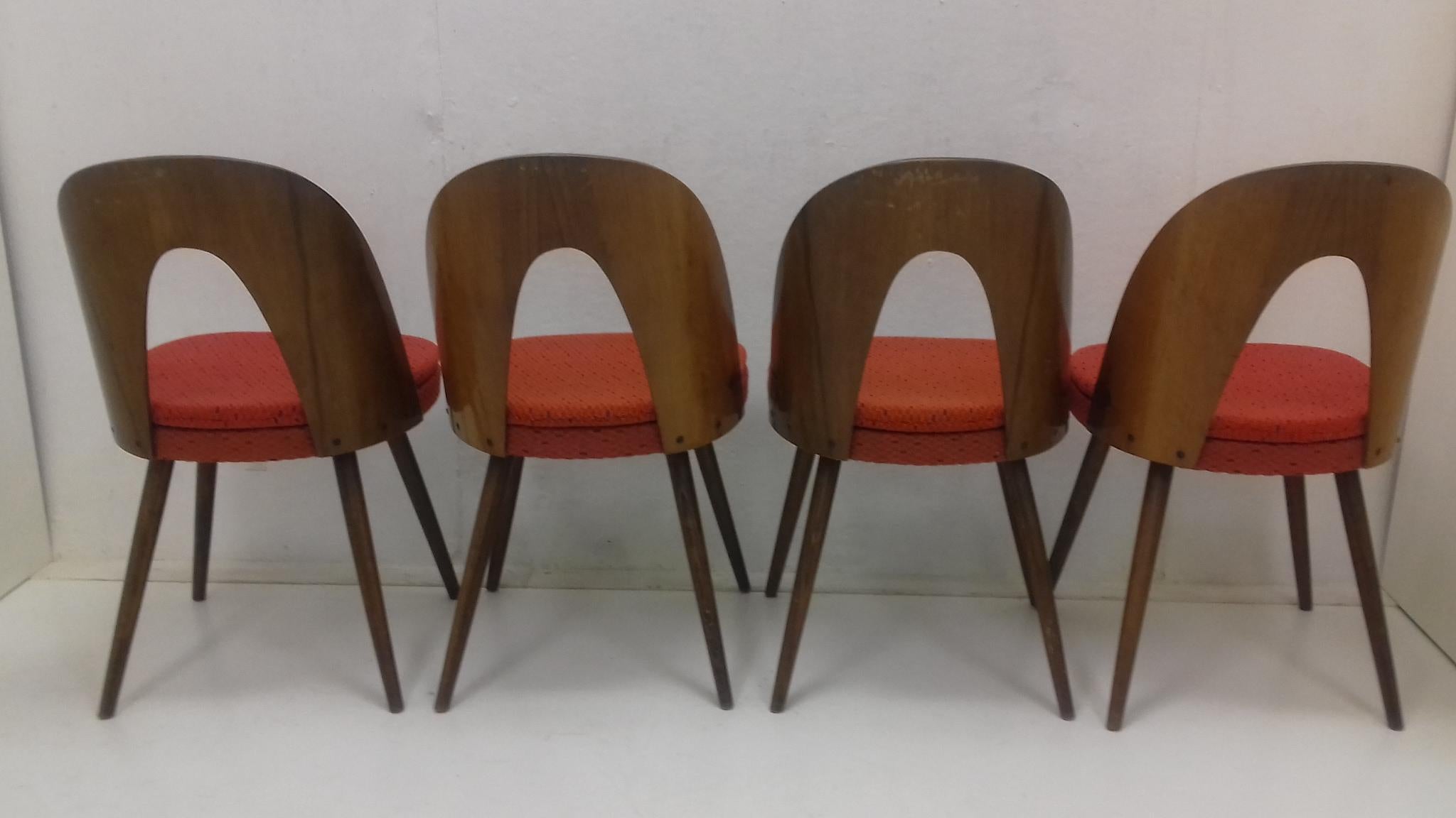 Set of Four Design Dining Chairs Designed by Antonín Šuman, 1960s In Good Condition For Sale In Praha, CZ