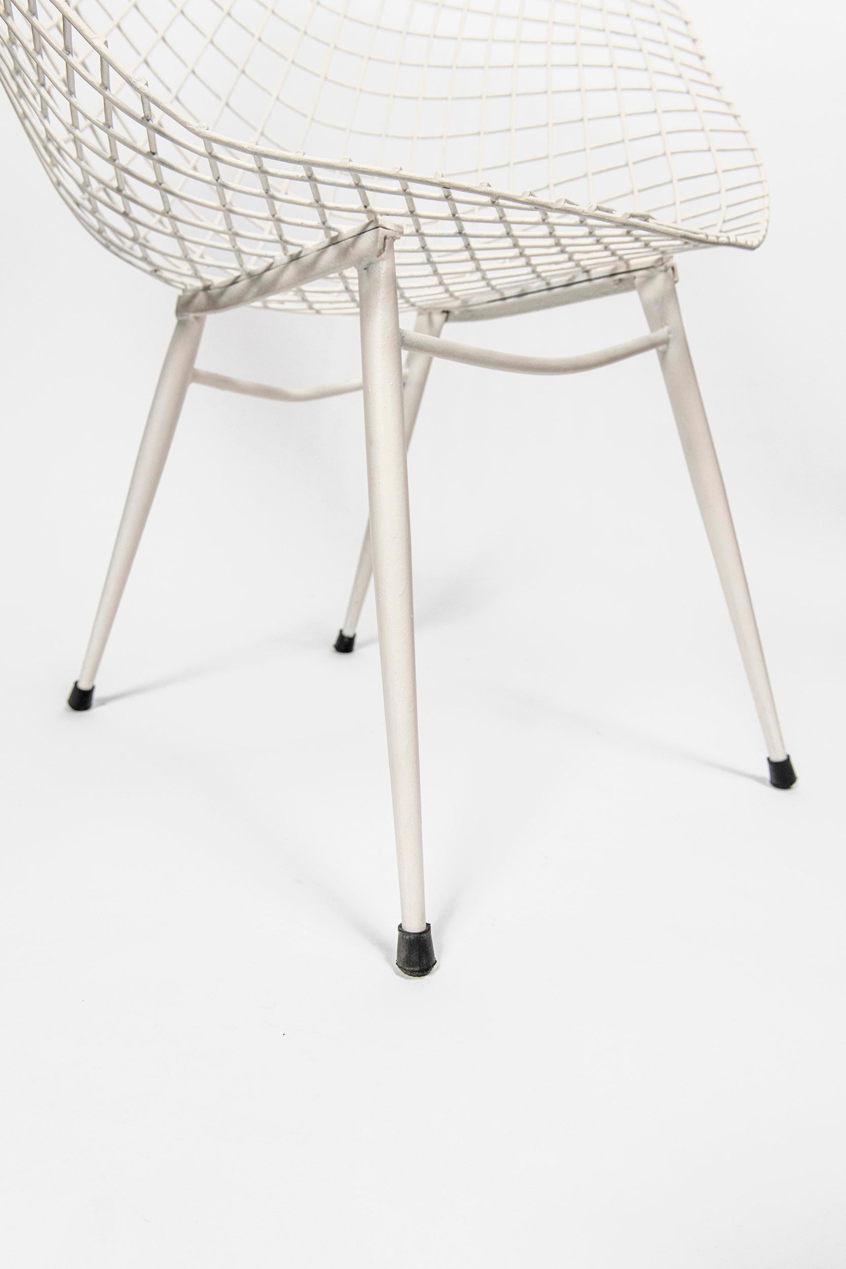 Steel Set of Four Diamond Chairs in the Style of Harry Bertoia, United States, C. 1960 For Sale