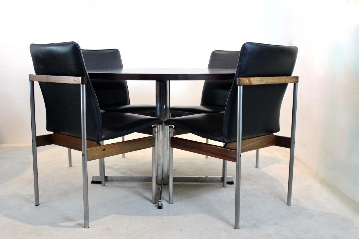 Néerlandais Ensemble de quatre chaises de salle à manger par Fristho en vente
