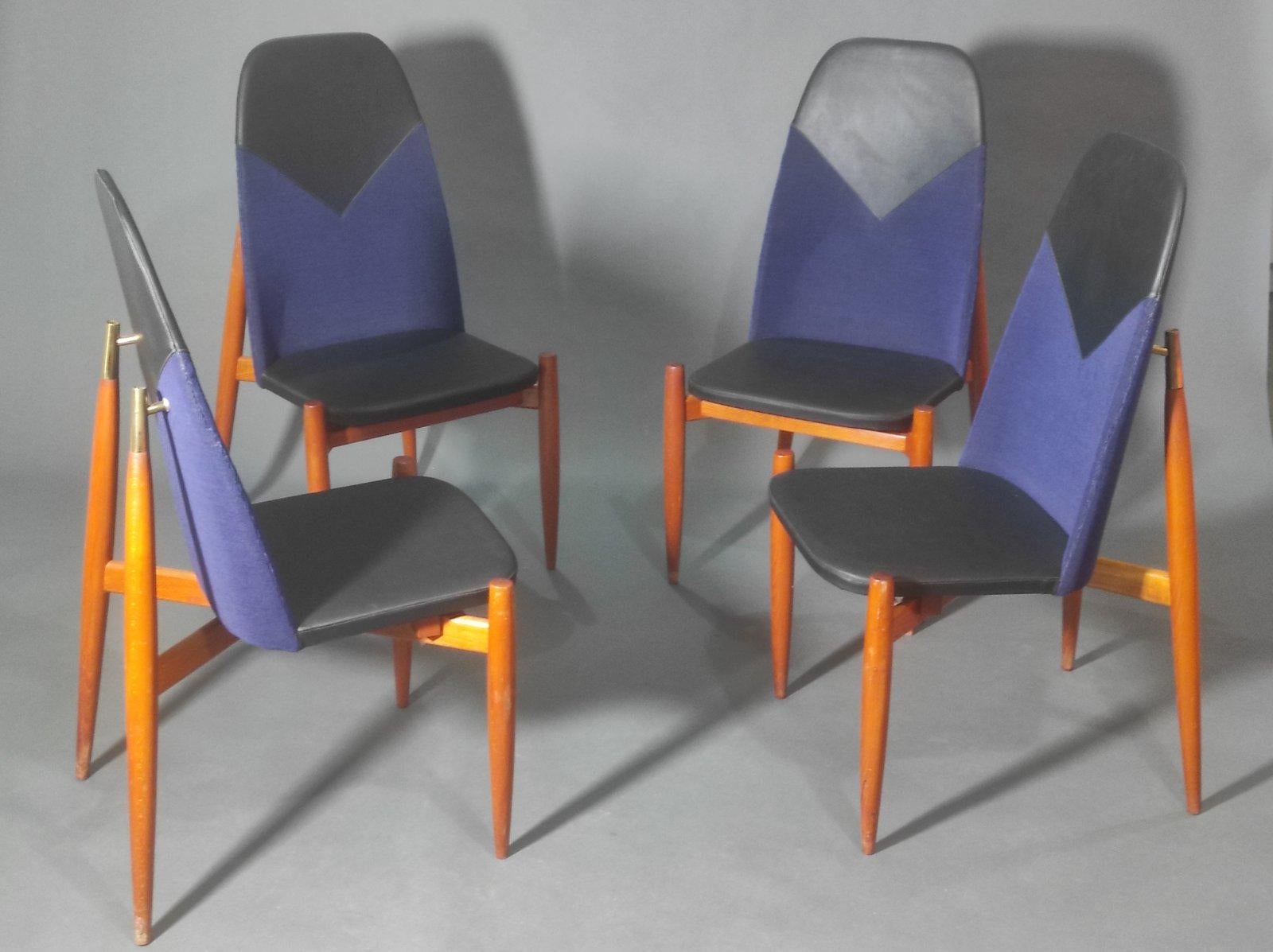Mid-Century Modern Ensemble de quatre chaises de salle à manger par Miroslav Navratil 1960s en vente