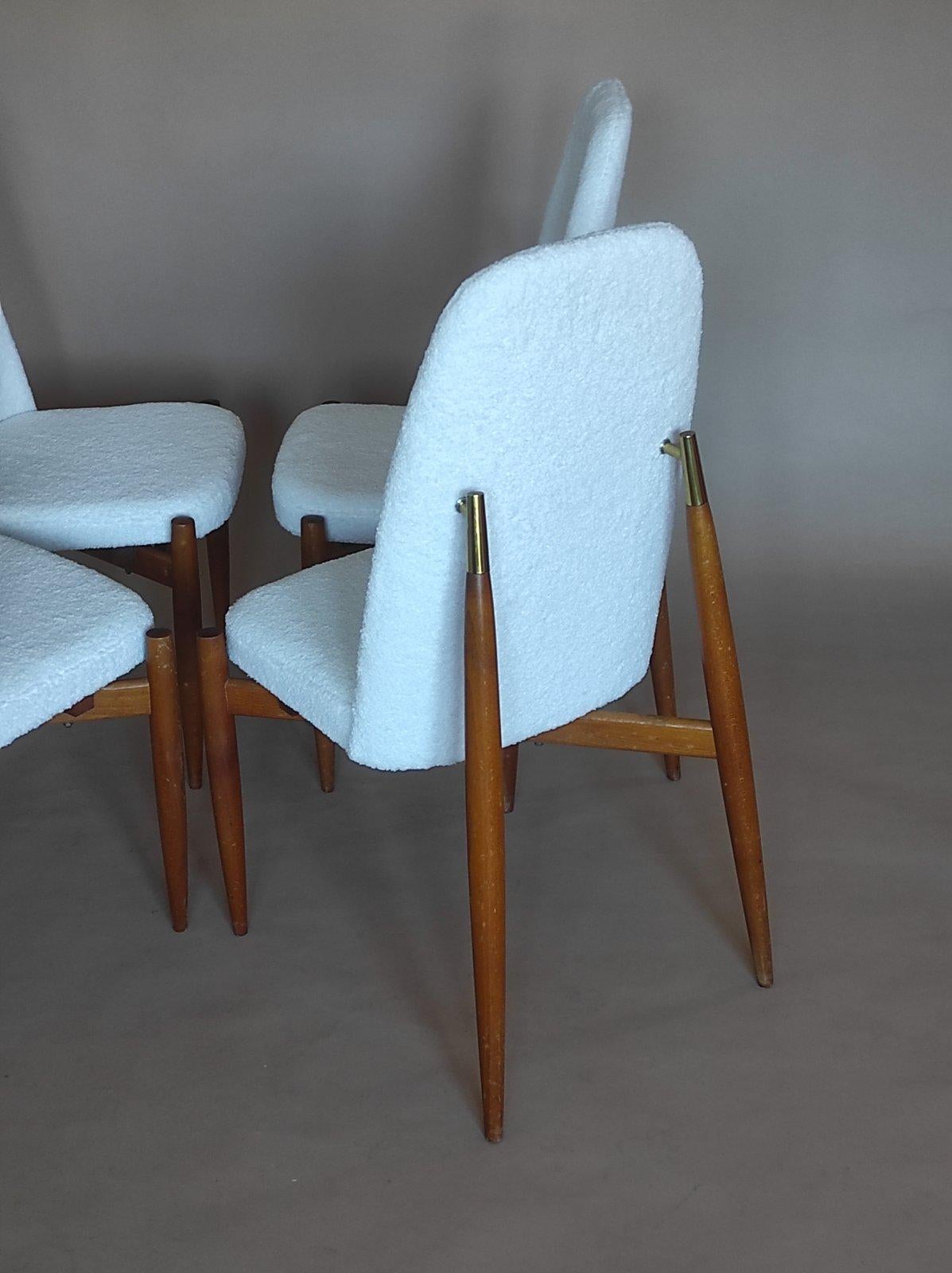 Juego de cuatro sillas de comedor de Miroslav Navratil Años 70 Checo en venta