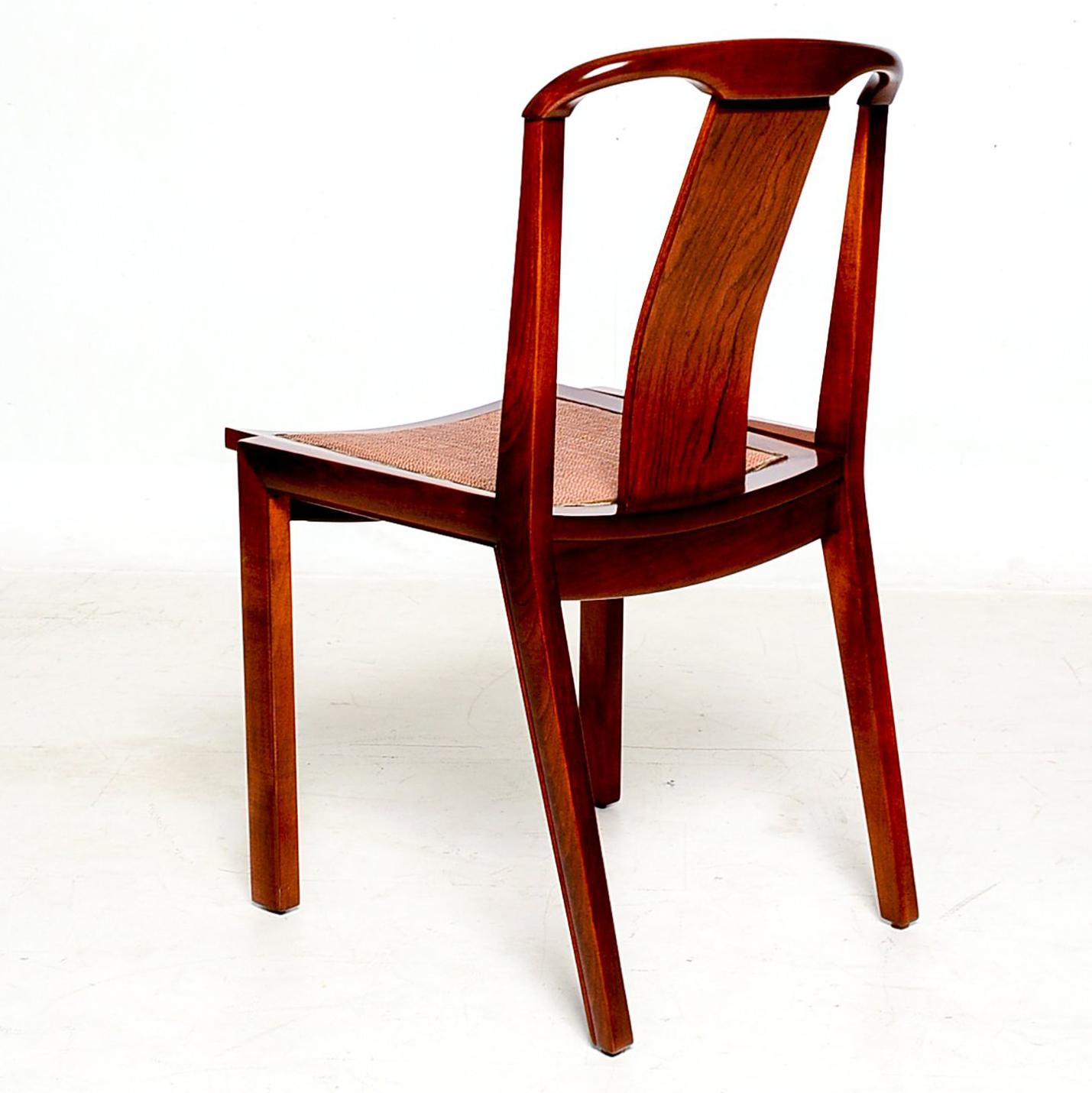 Set of Four Dining Chairs after Baker (Mitte des 20. Jahrhunderts)