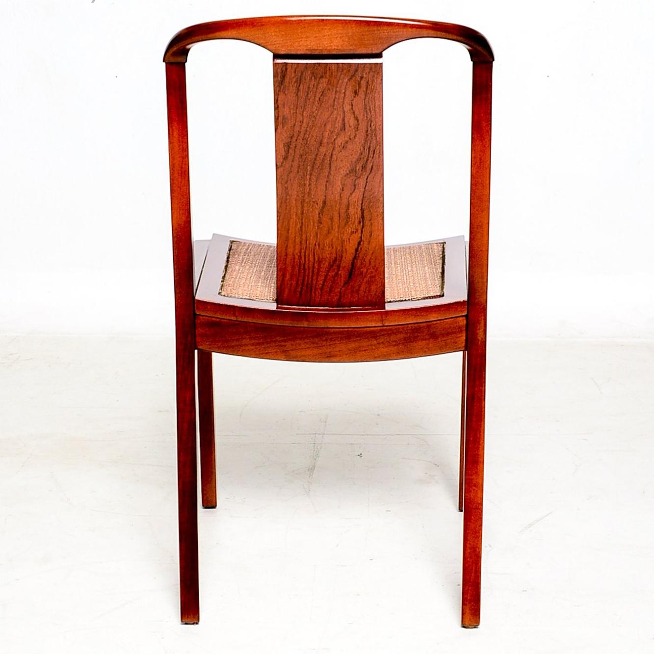 Set of Four Dining Chairs after Baker (Walnuss)