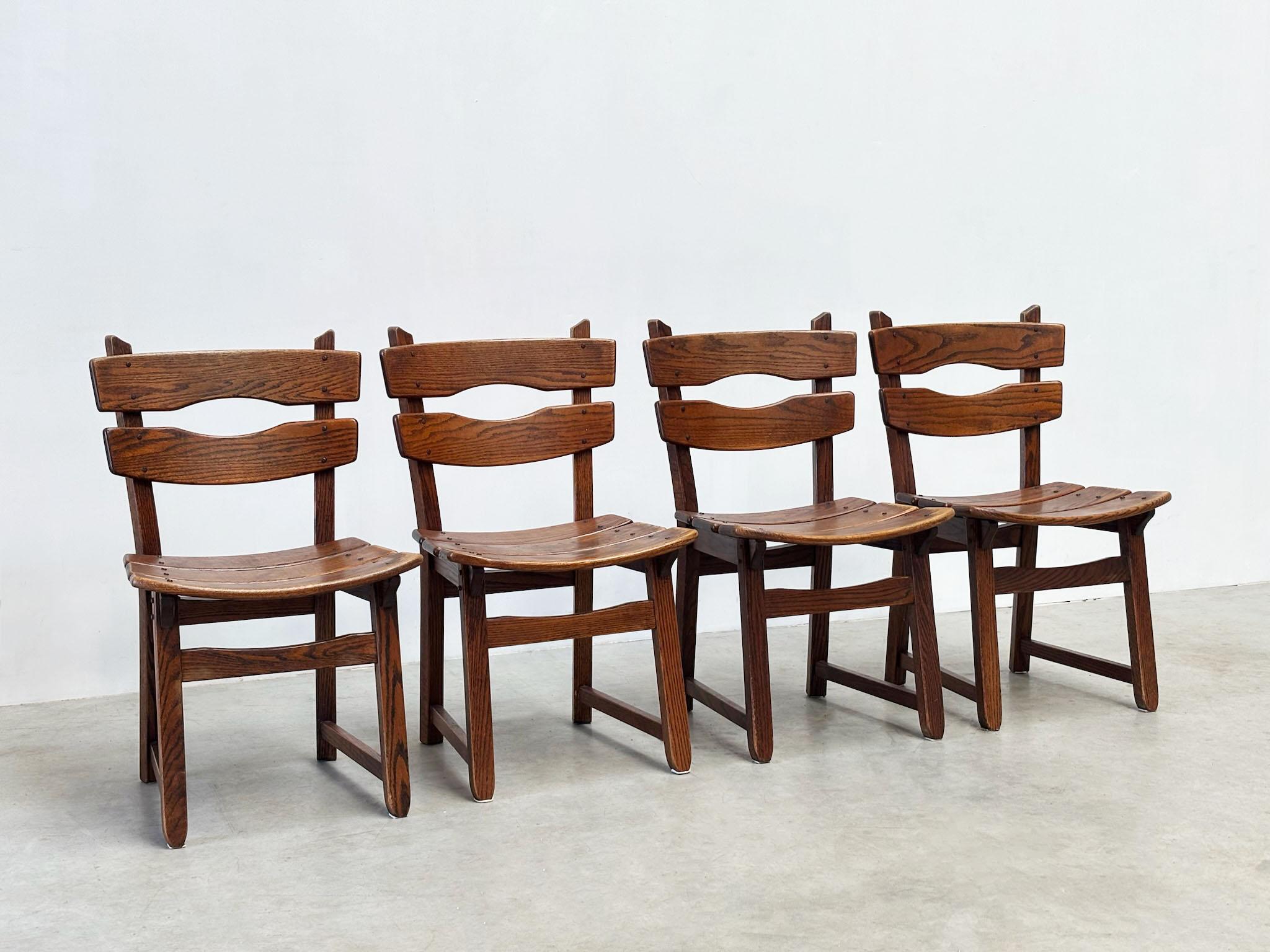 Satz von vier Esszimmerstühlen von Dittmann & co im Zustand „Gut“ im Angebot in Nijlen, VAN