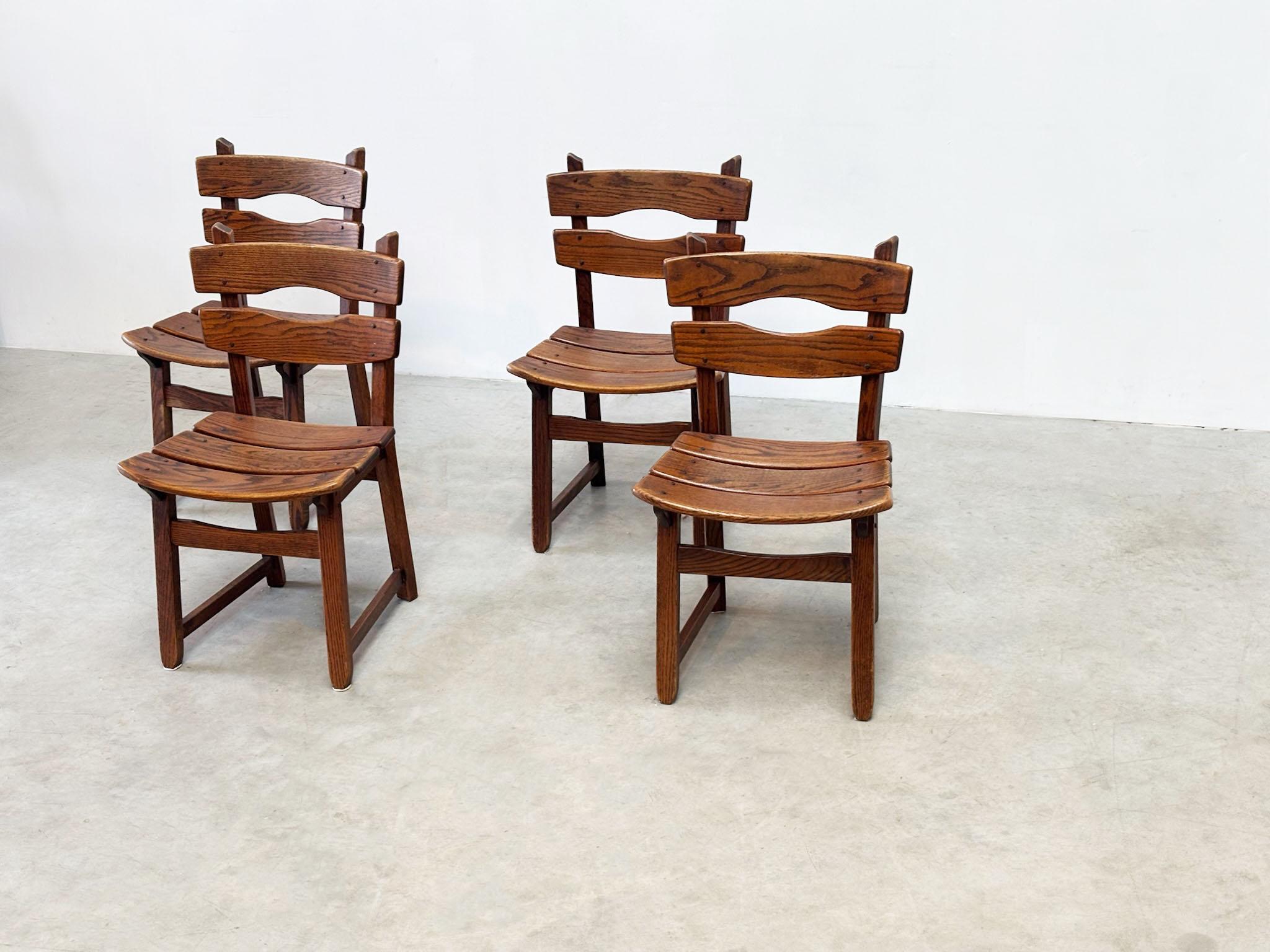 Satz von vier Esszimmerstühlen von Dittmann & co im Angebot 2