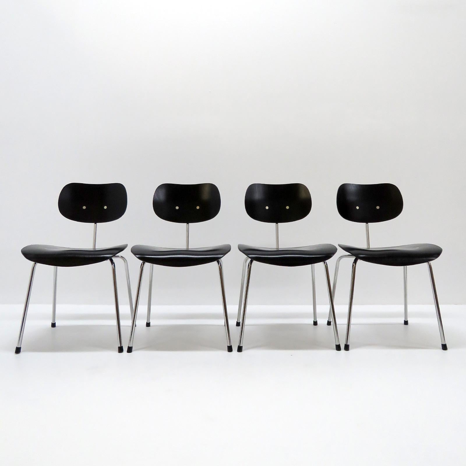 Ensemble de quatre chaises de salle à manger par Egon Eiermann pour Wilde & Spieth en vente 3