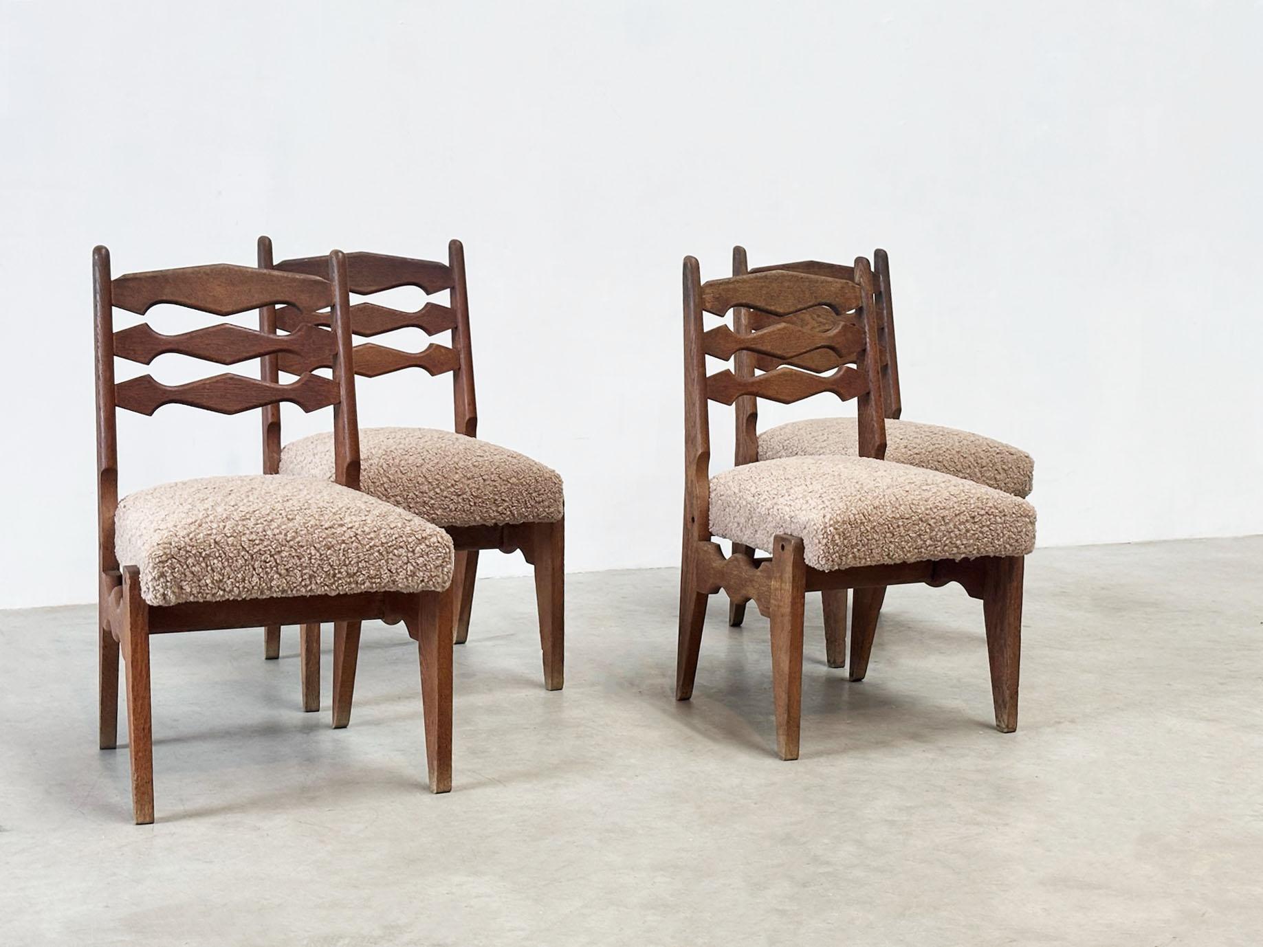 Set of four dining chairs by Guillerme & Chambron in vendita 5