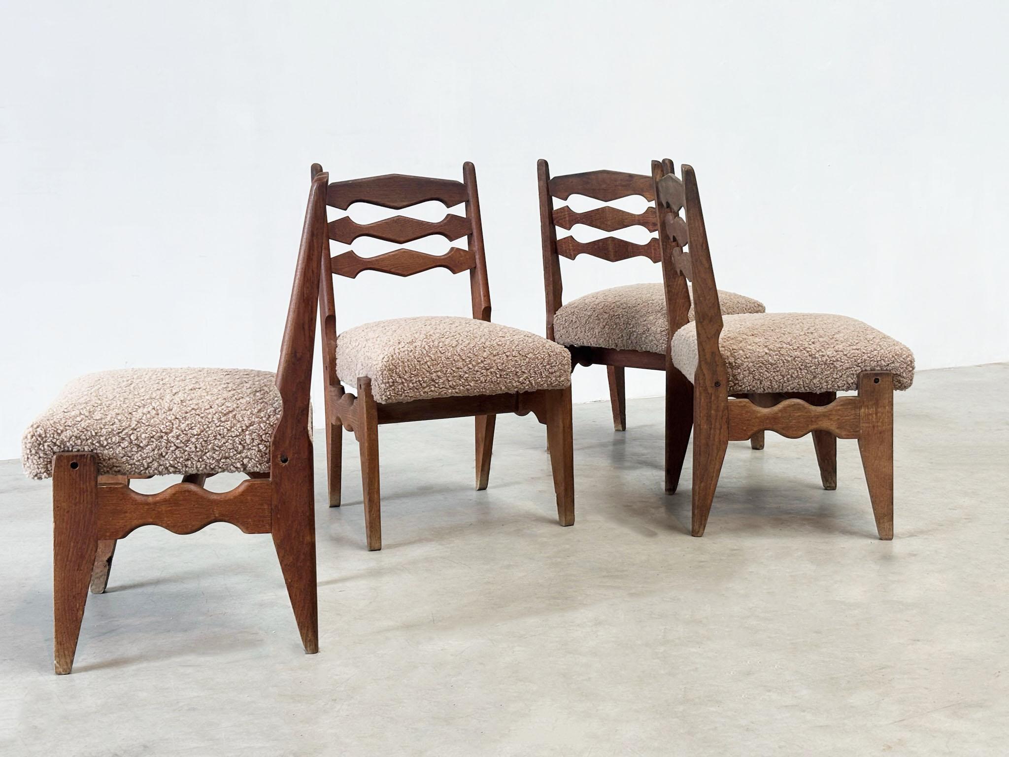 Set of four dining chairs by Guillerme & Chambron in vendita 2