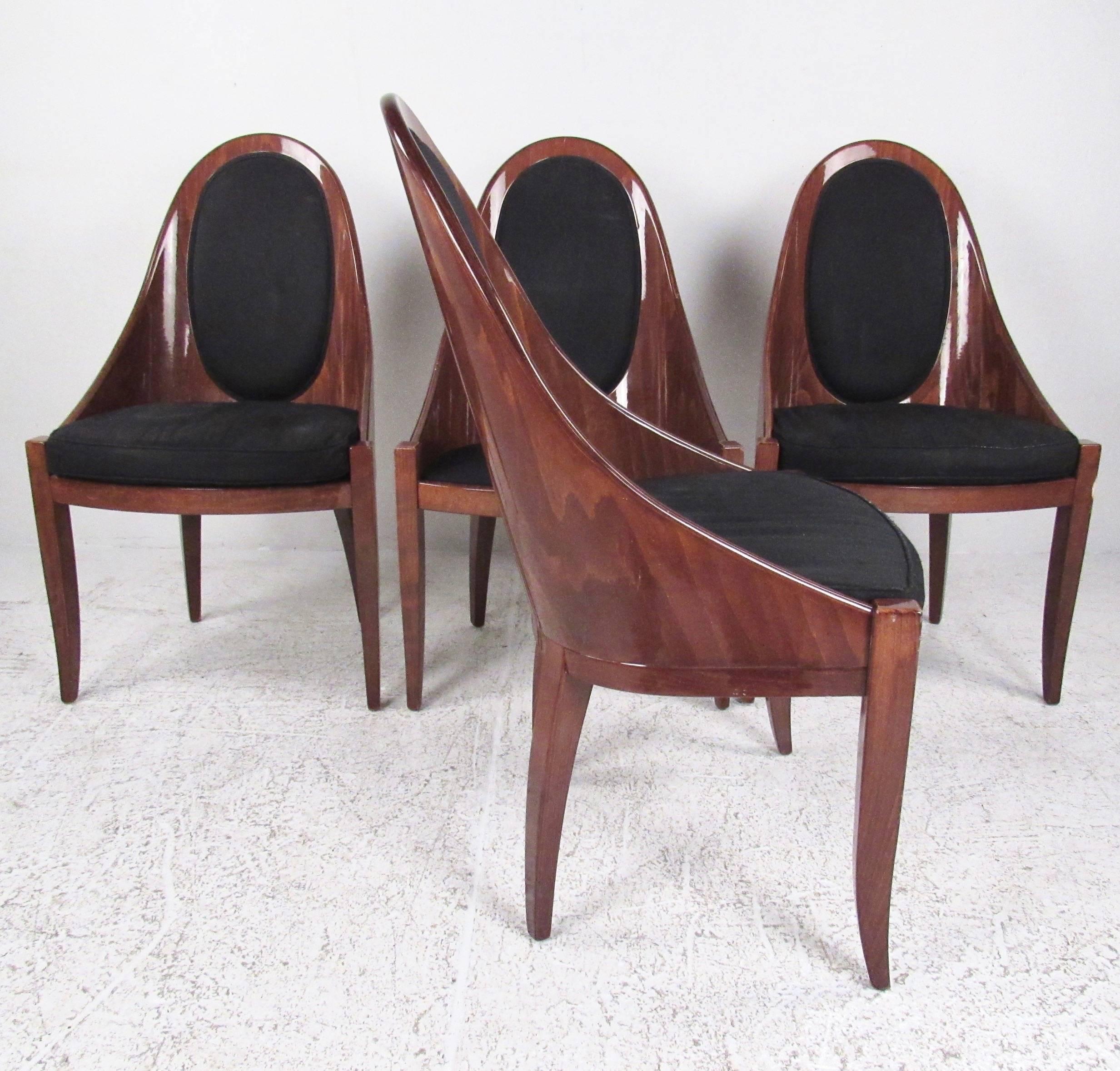 Hollywood Regency Ensemble de quatre chaises de salle à manger par Pietro Costantini en vente