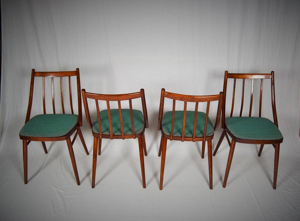 Ensemble de quatre chaises à manger Conçu par Antonín Šuman, années 1966 en vente 4