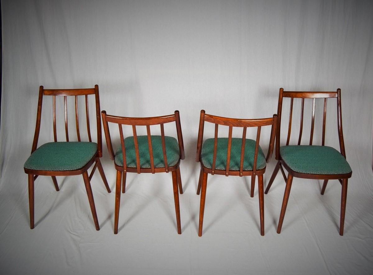 Ensemble de quatre chaises de salle à manger conçues par Antonín Šuman, années 1966 en vente 4